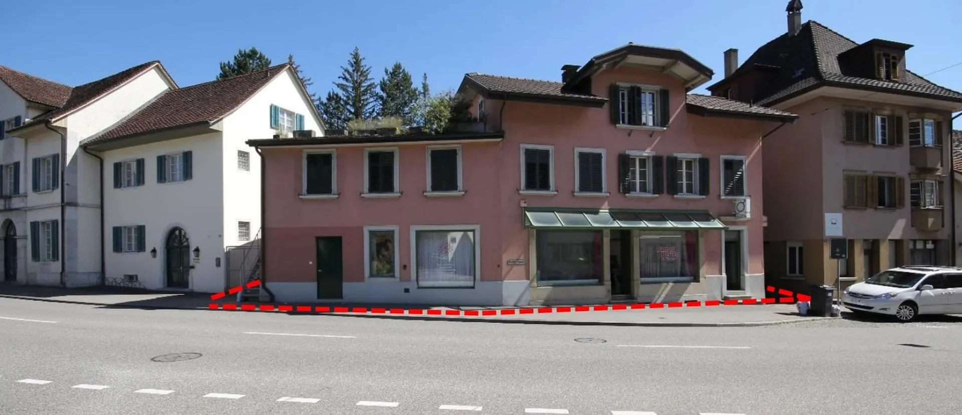 Apartment building in Balsthal with 6 apartments and a hair salon for sale!