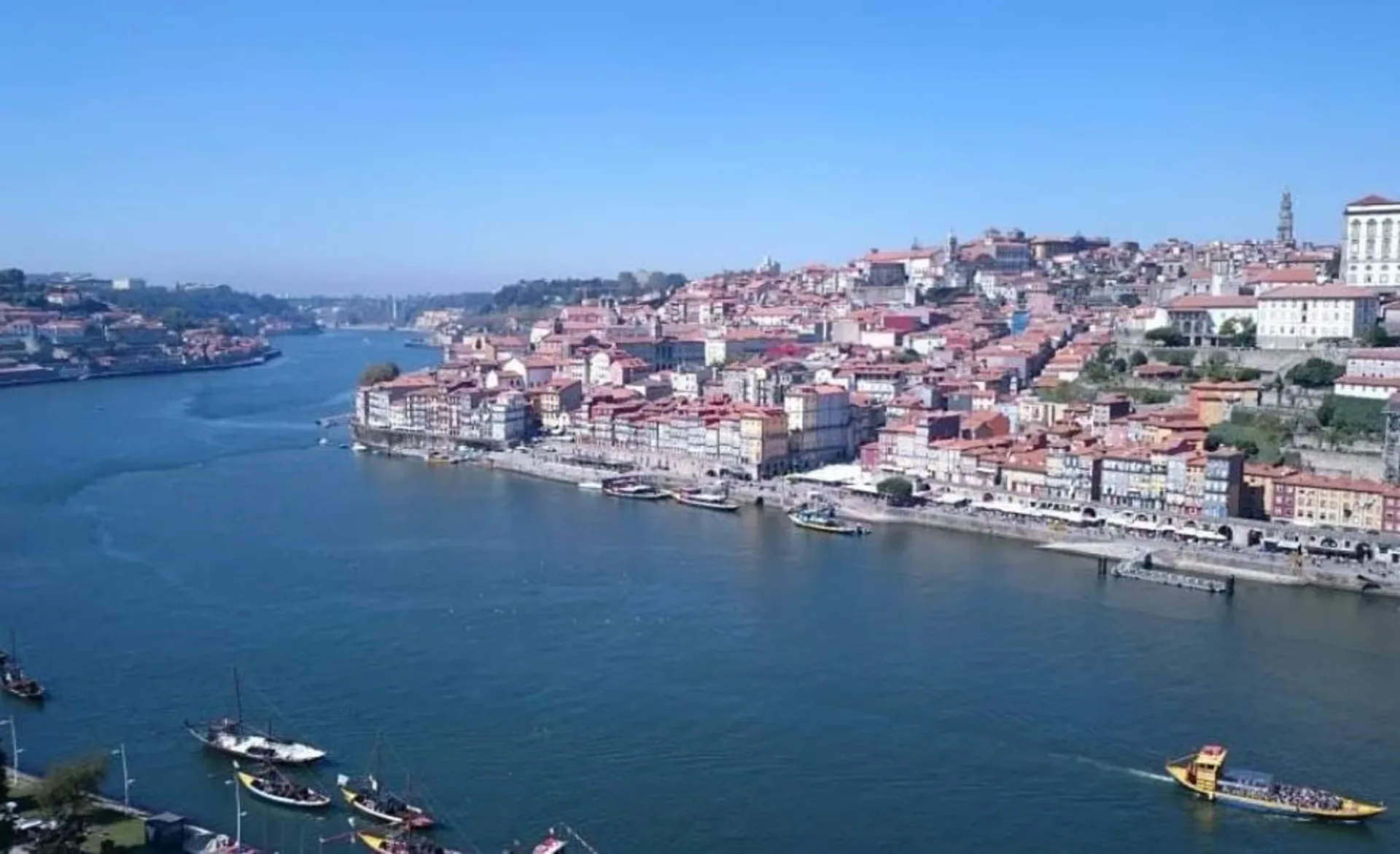 Prachtvolles Projekt im Zentrum von Porto in einer von der UNESCO zum Weltkulturerbe erklärten Zone.