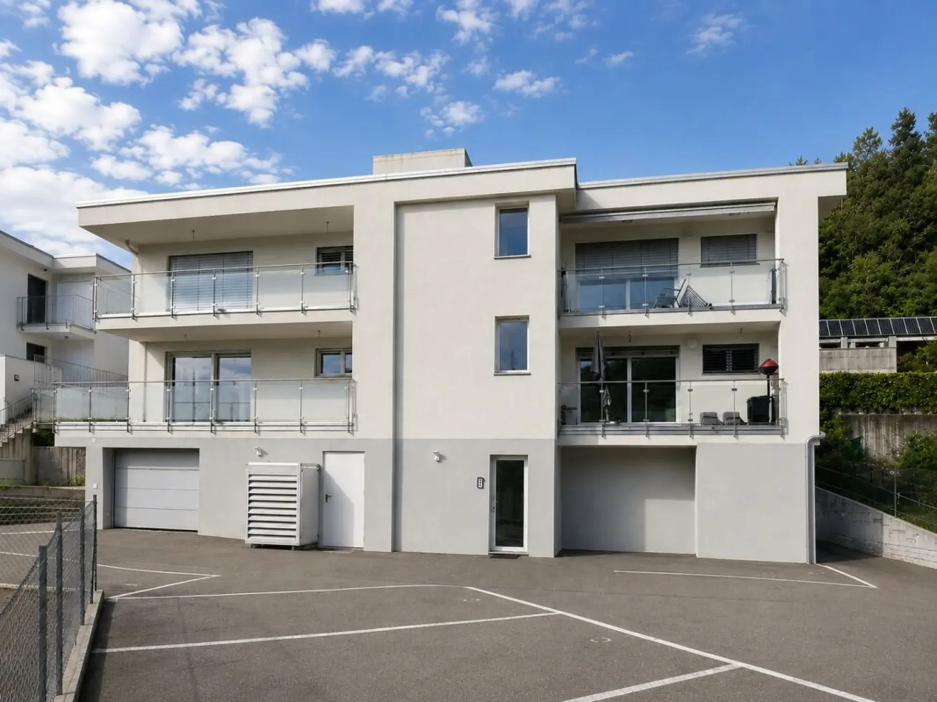 Helles 3.5-Zimmer-Apartment im letzten Stock mit freier Sicht
