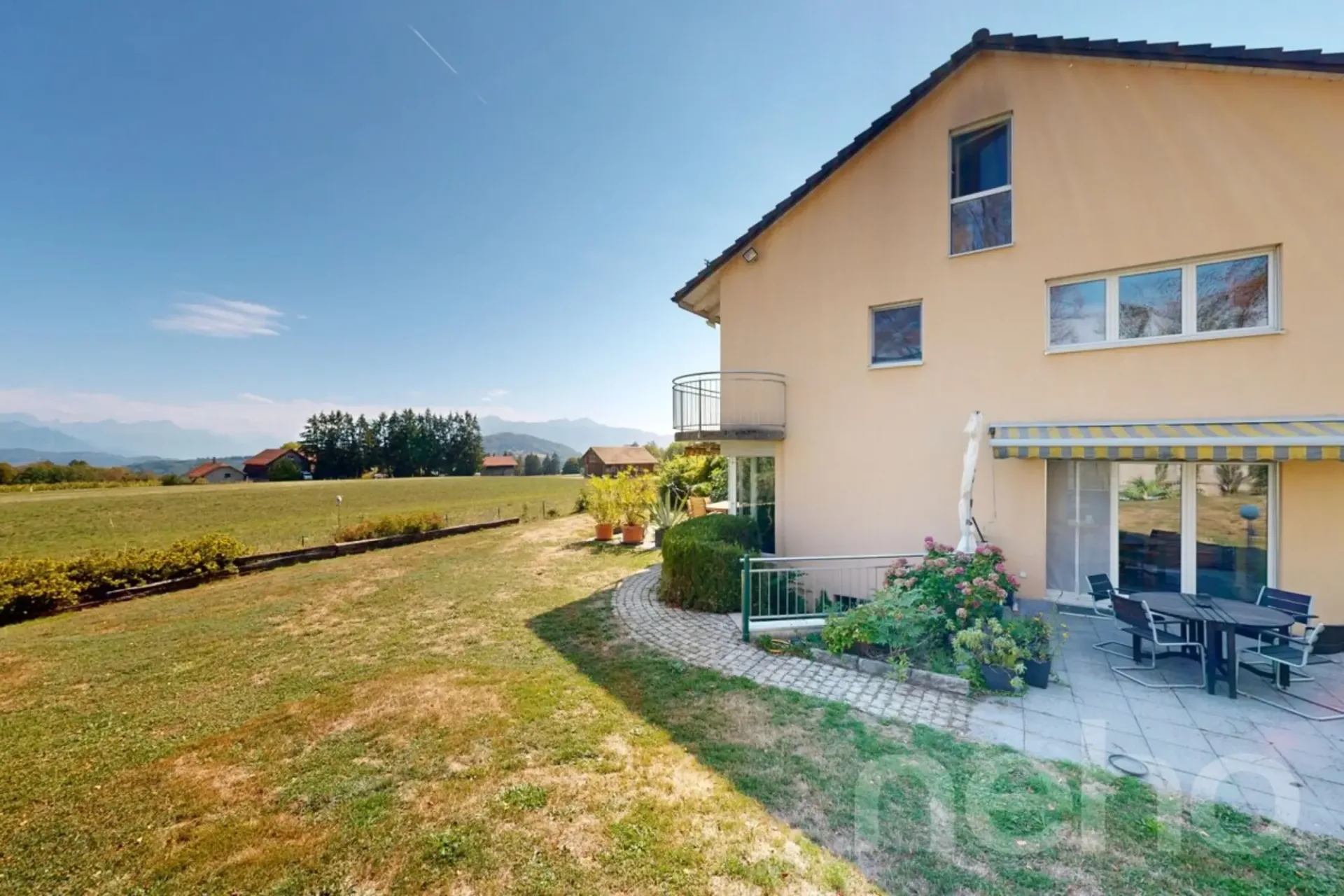 Einfamilienhaus mit Bergblick in Savigny