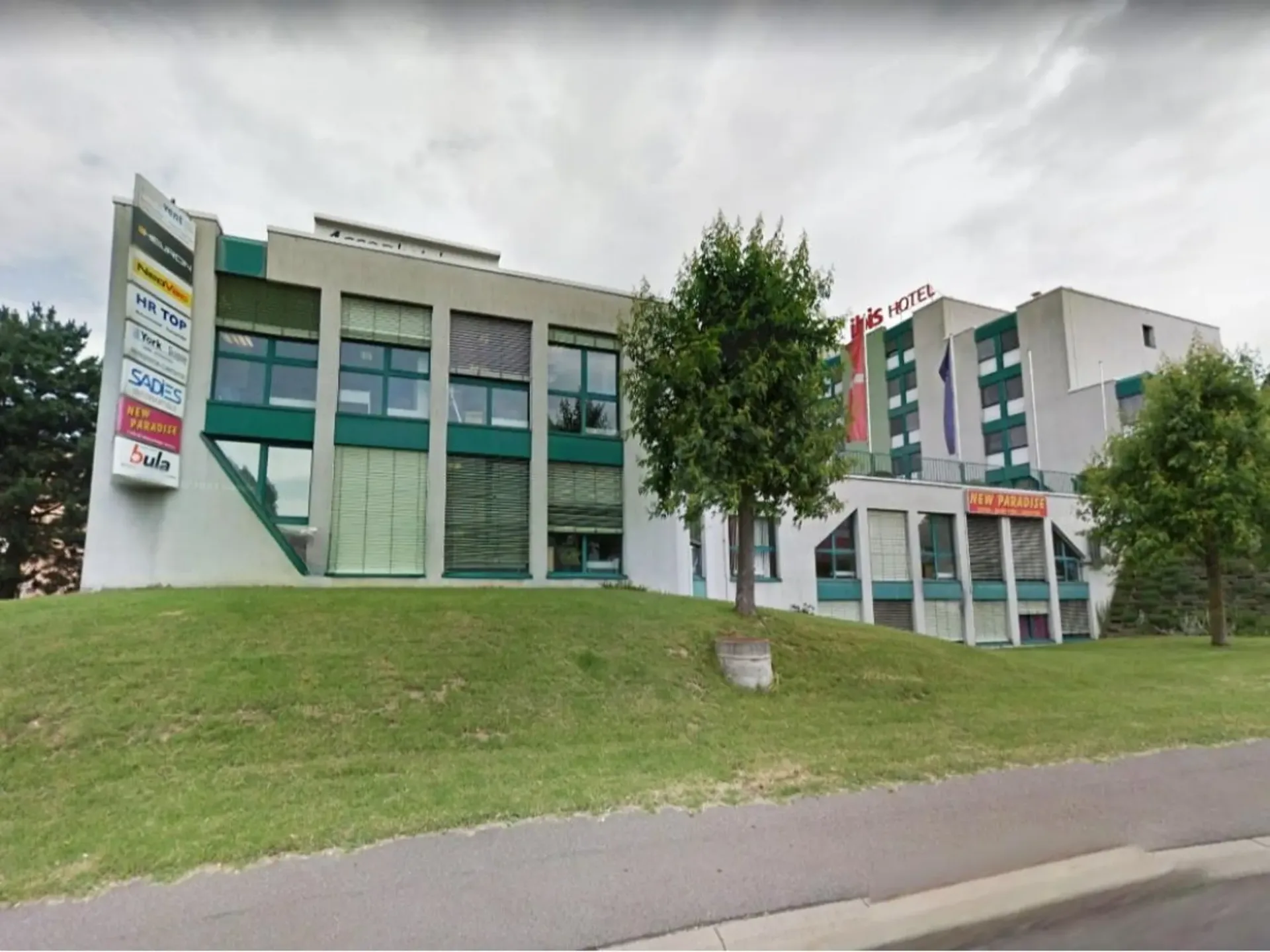 Crissier – Büro von 149 m² im Erdgeschoss, nahe dem Zentrum und den Autobahnanschlüssen