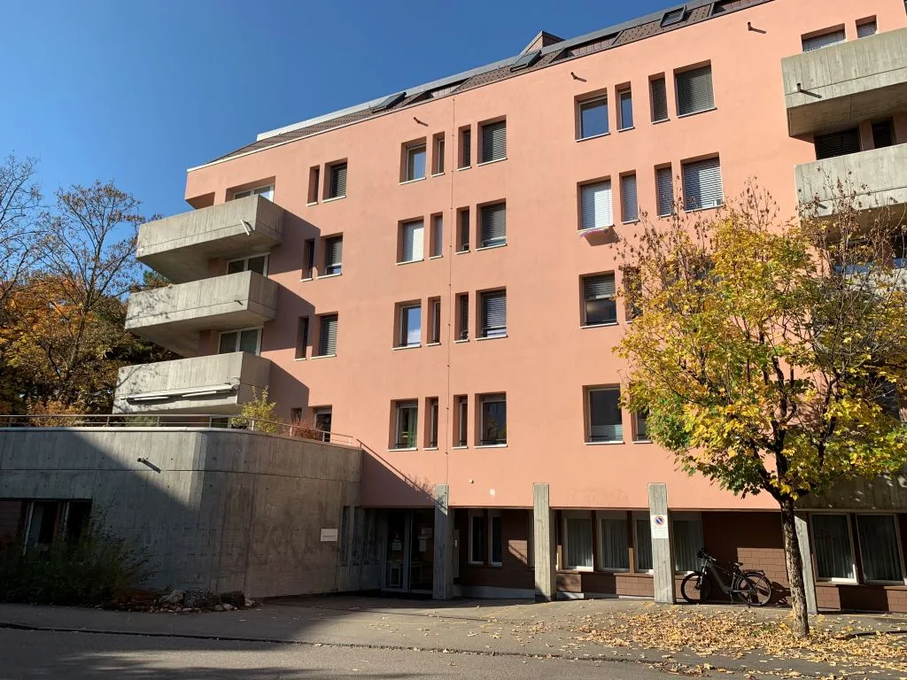 Piazza Hallenplatz Nr. 1