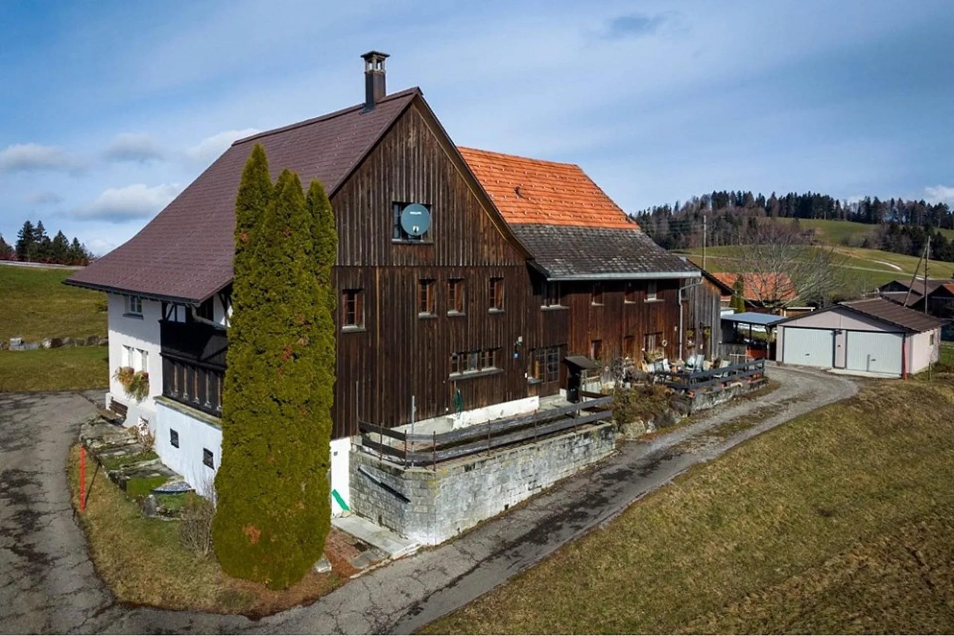 Gemütlich Leben und Geniessen mit Bergsicht in der Gemeinde Bäretswil
