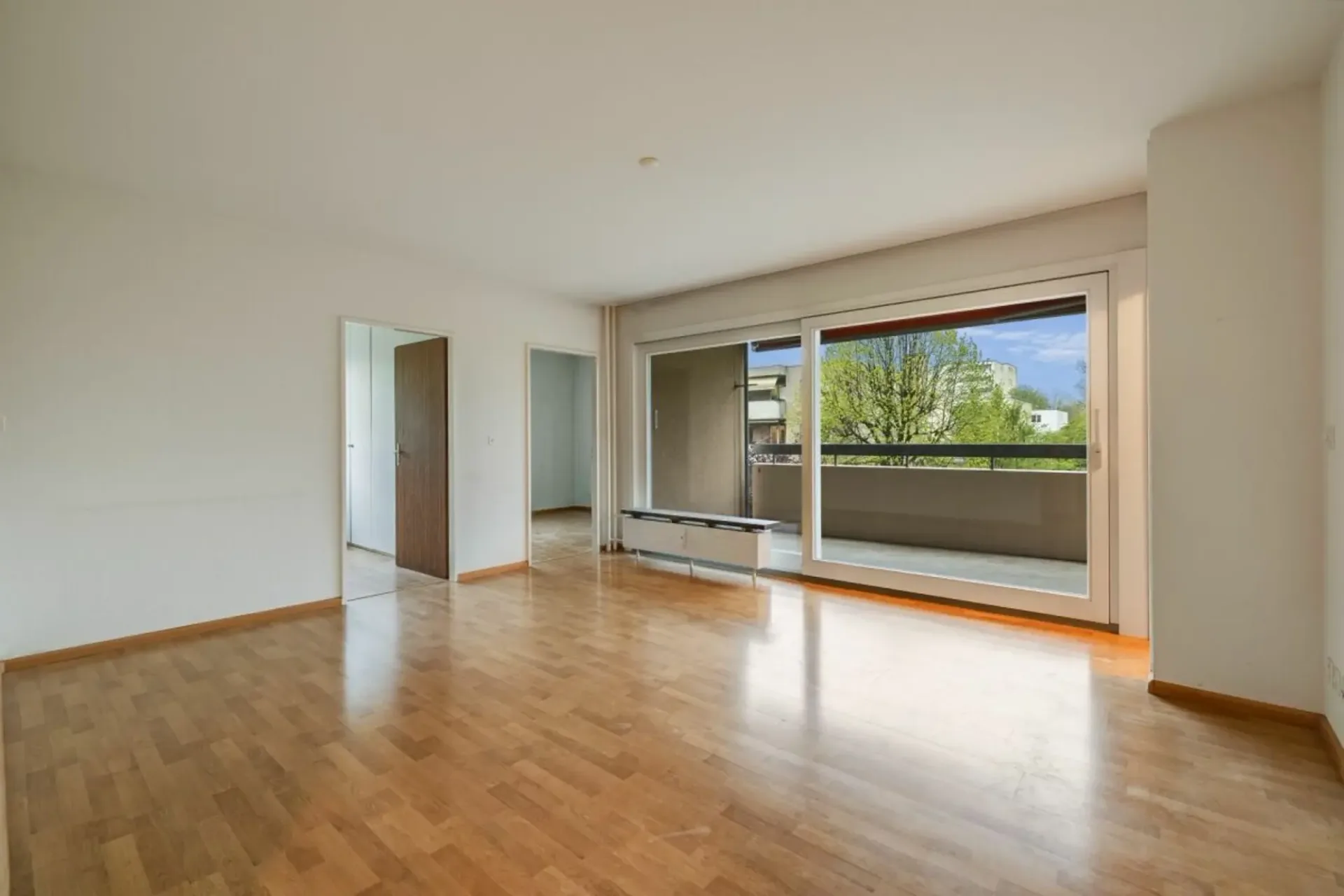 Sonnige 4-Zimmer-Wohnung mit Balkon und Blick ins Grüne