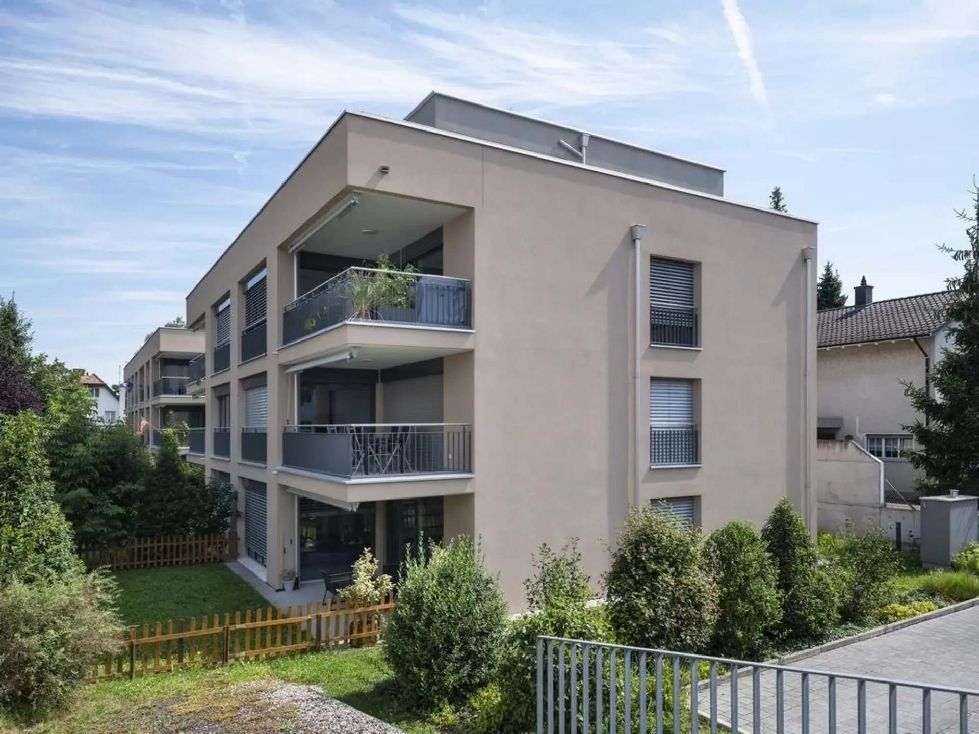 High-quality 3.5 room apartment in owner-occupied standard