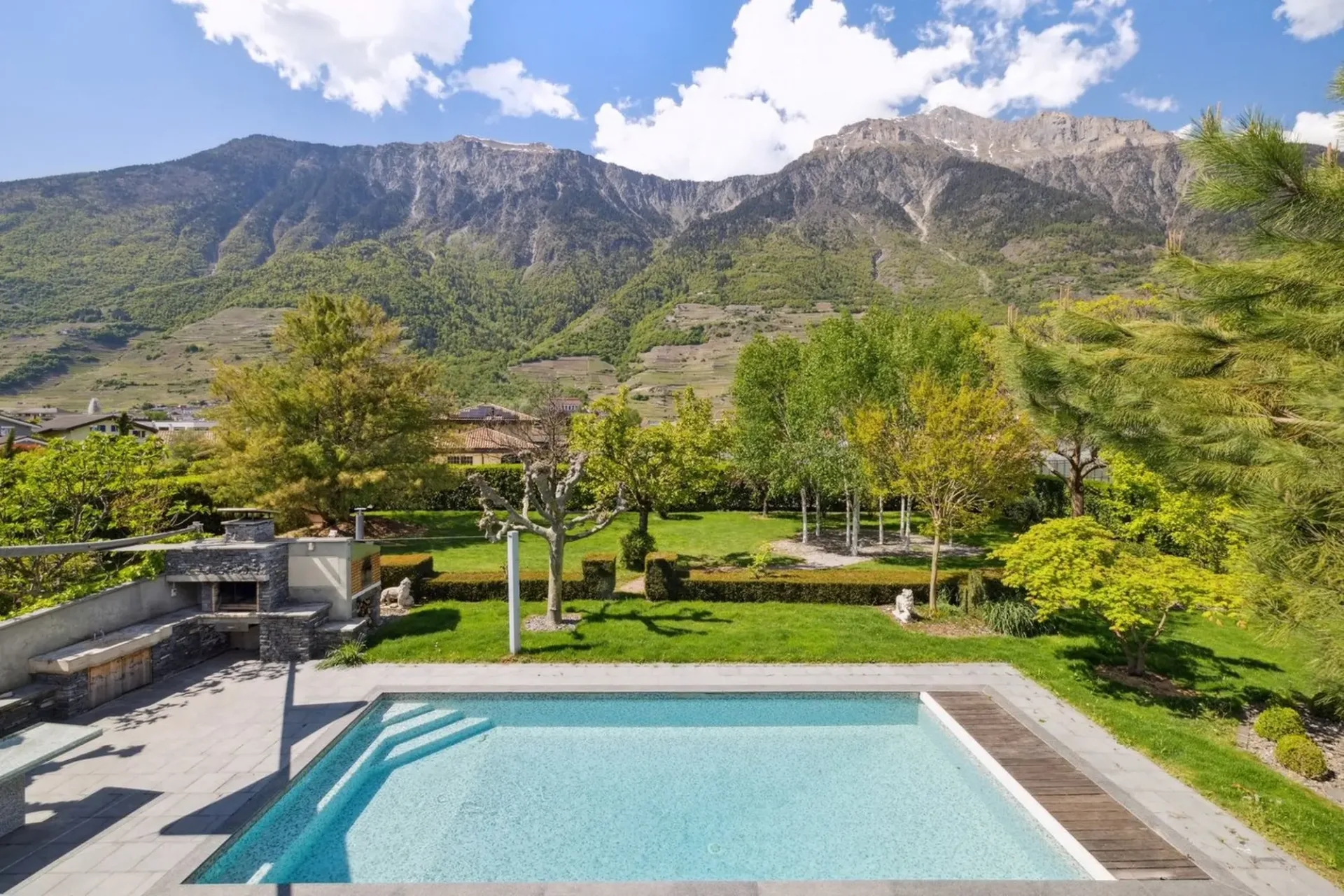 Villa exclusive avec piscine, volumes généreux et cadre idyllique