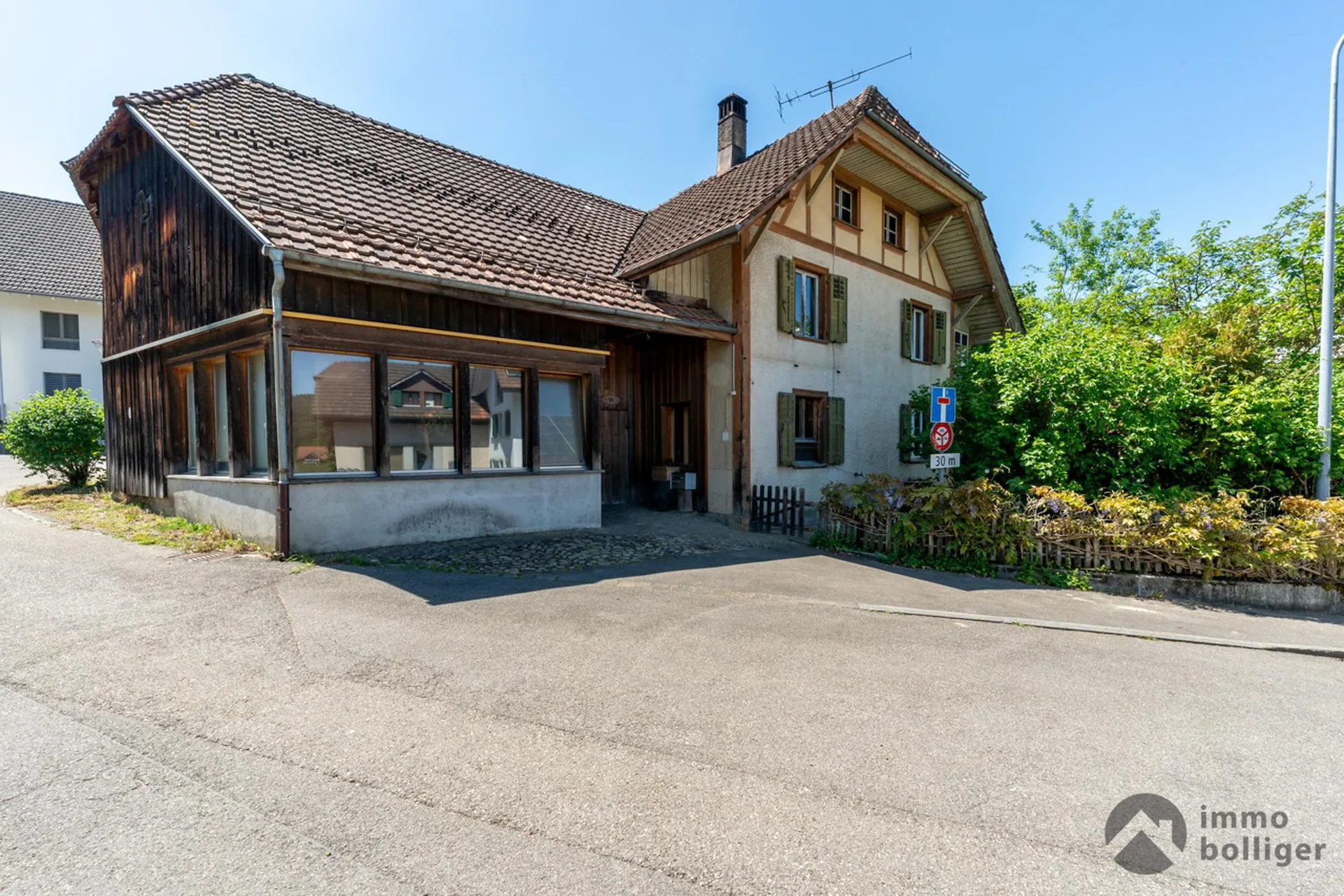 Charmantes Wohnhaus mit Scheune und Baulandreserve