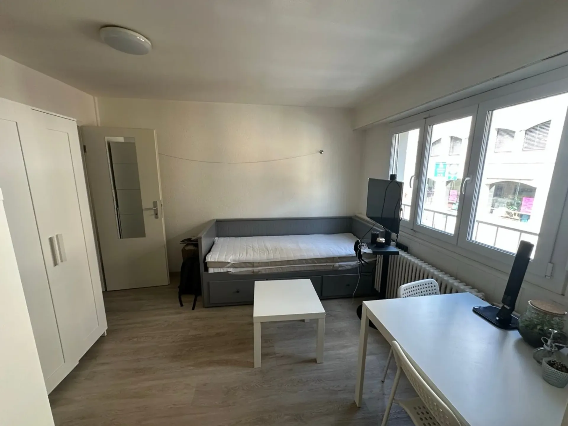 Appartement mit 1,5 Zimmern möbliert im Zentrum von Neuchâtel