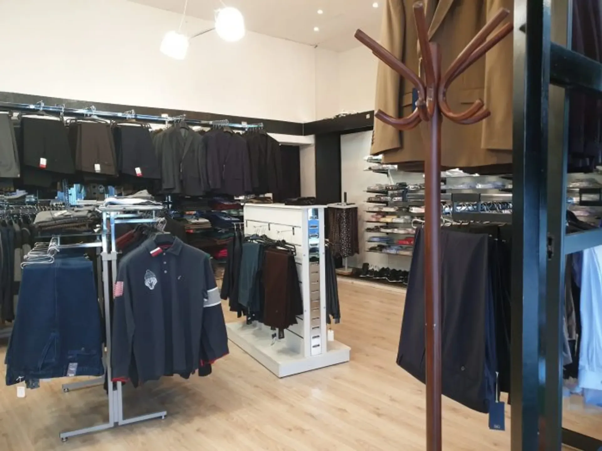 BOUTIQUE DE PRÊT-A-PORTER TOUTES TAILLES - SECTEUR PLAINPALAIS CAROUGE