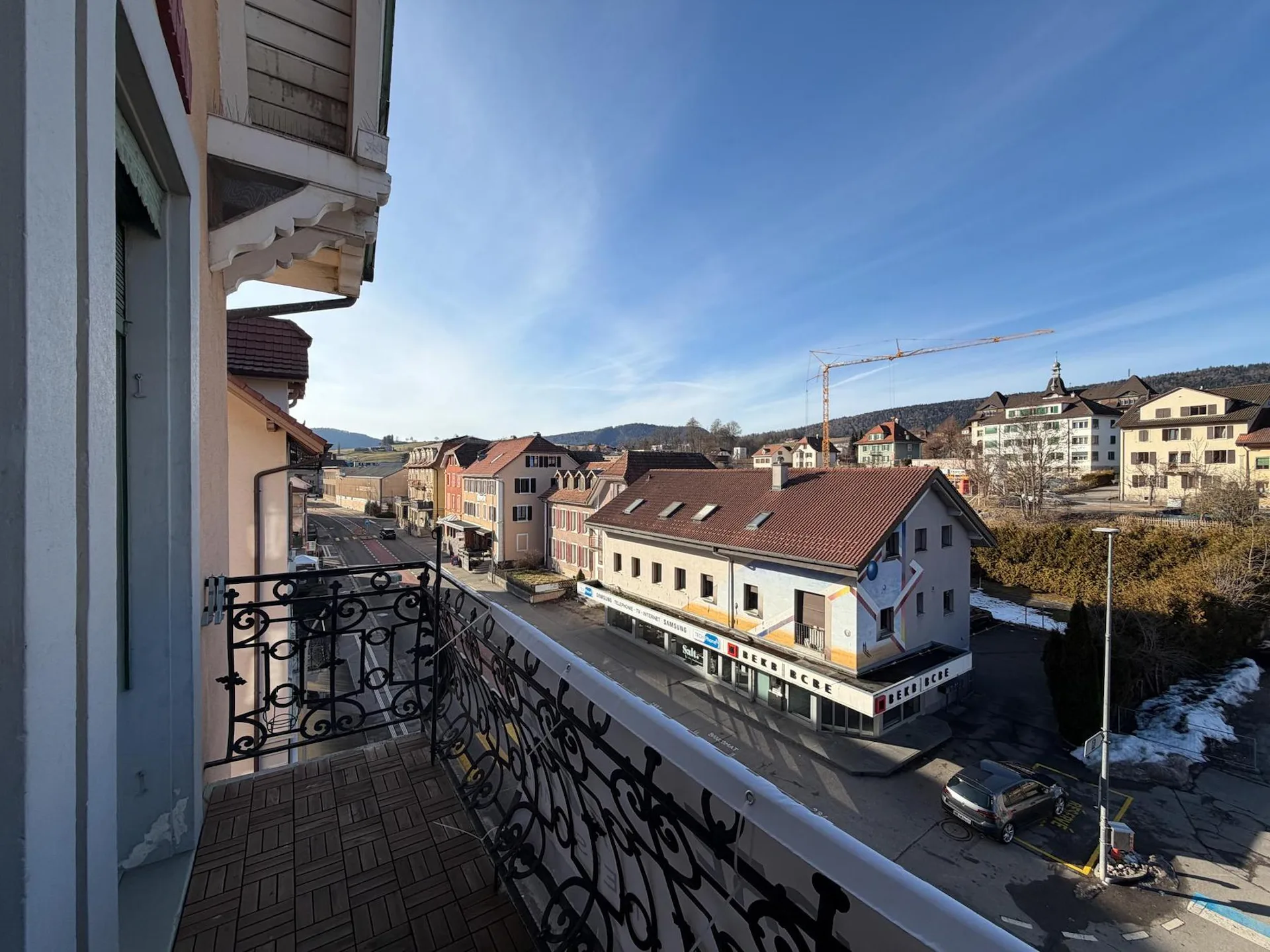 Charmantes 4.5-Zimmer-Wohnung renoviert mit Garage