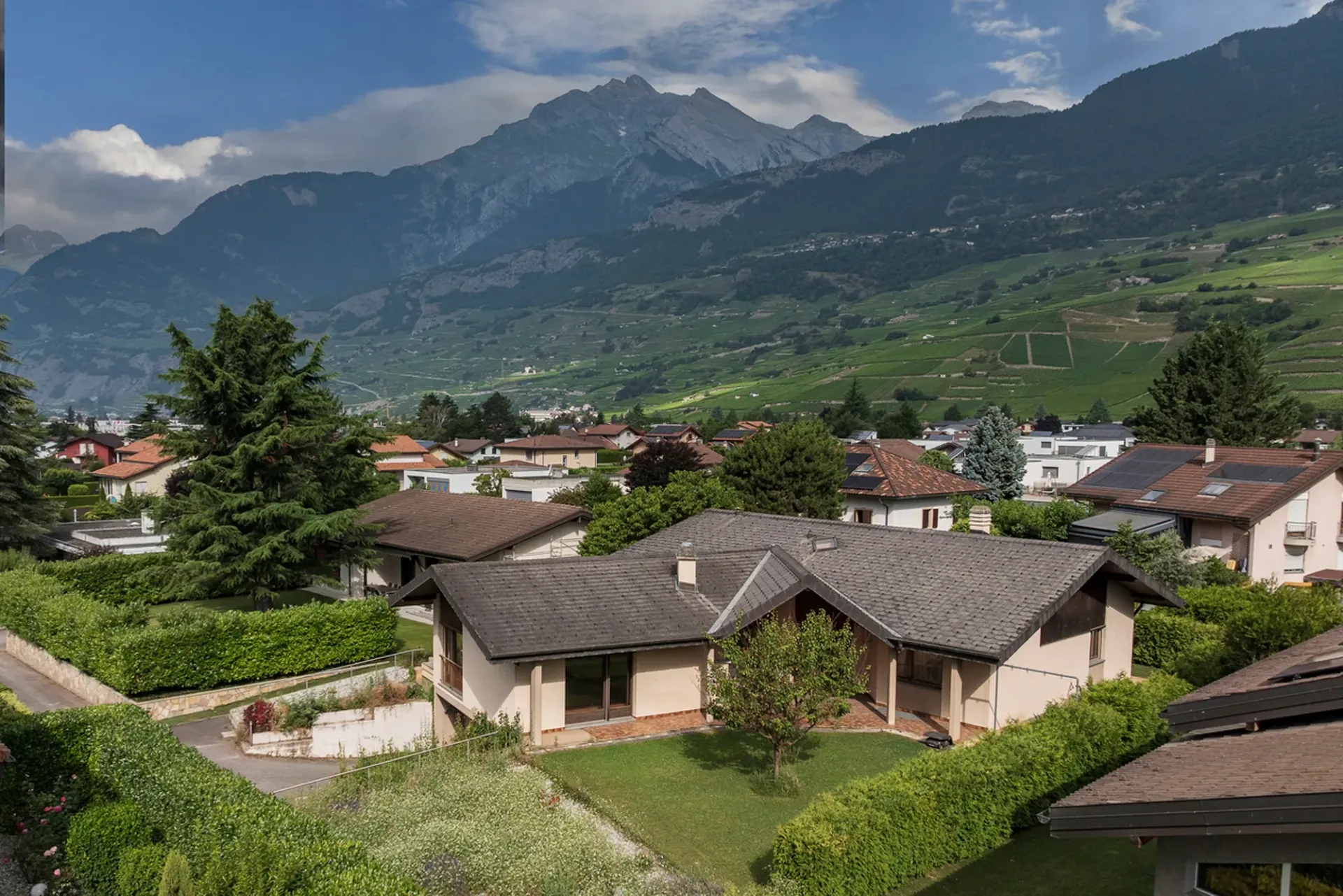 Komfort, Charme und Potenzial in einer außergewöhnlichen Villa