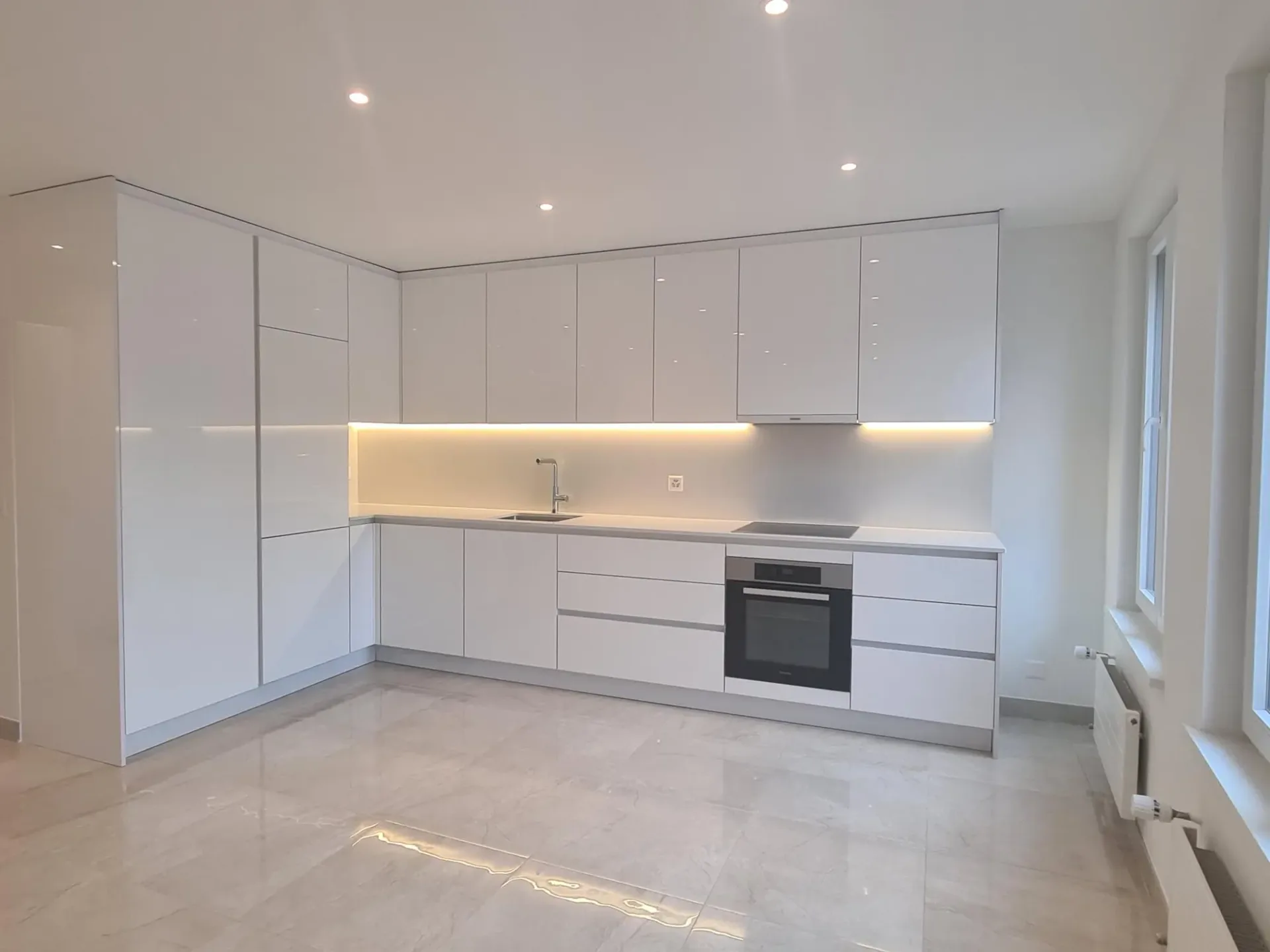 Prächtige 4-Zimmer-Wohnung komplett renoviert, ideal gelegen