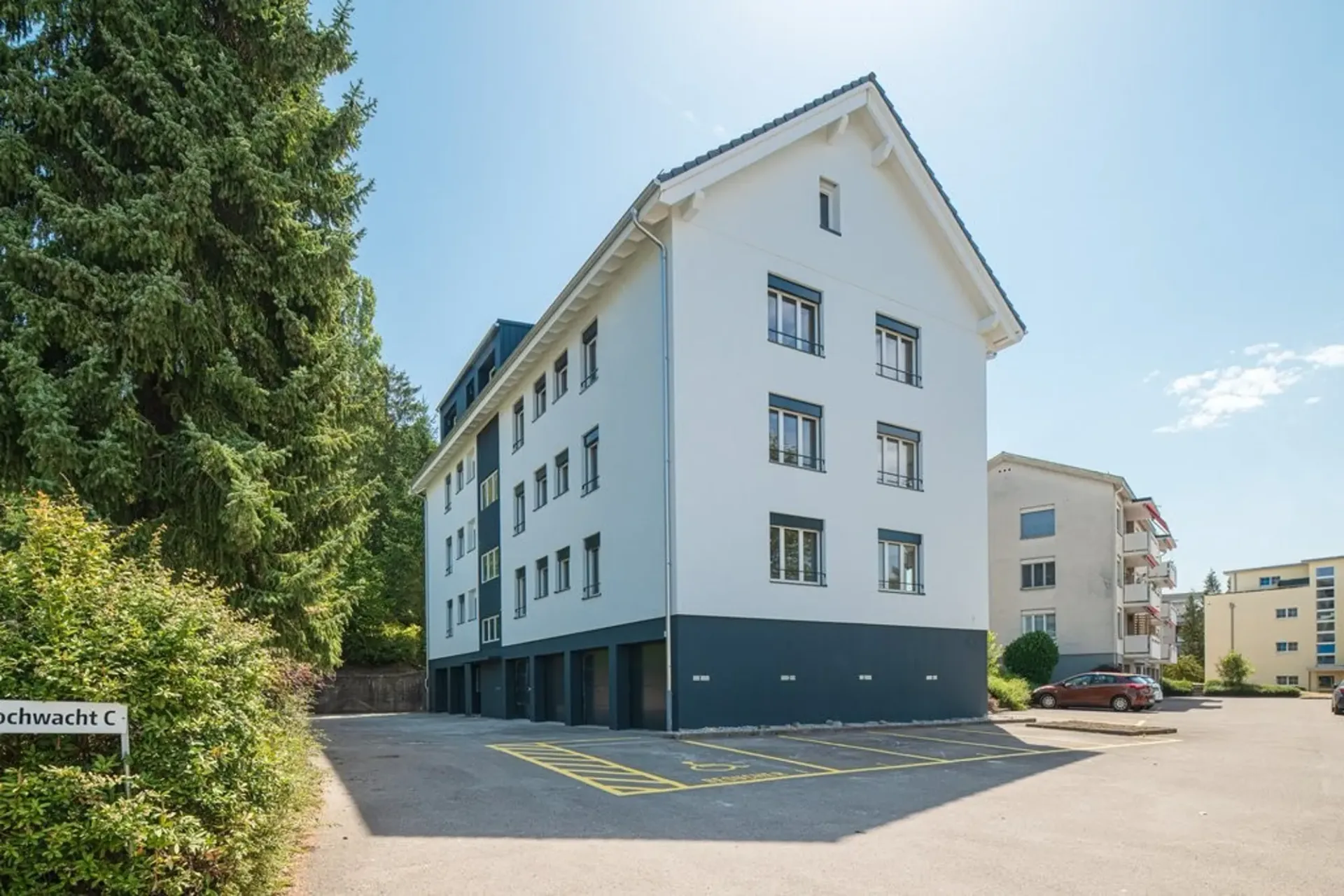 SANIERTE CHARMANTE KLEINWOHNUNG ZU VERMIETEN