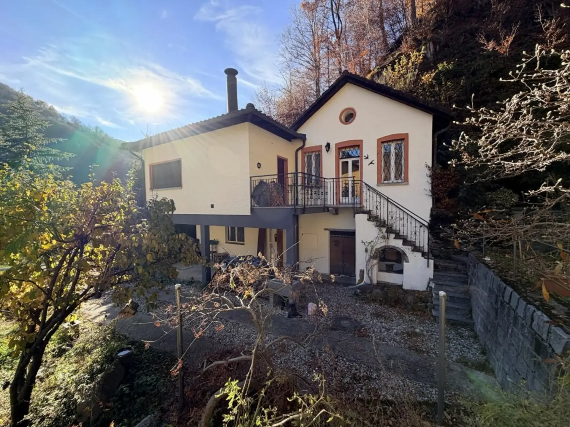 Casa unifamiliare accogliente in posizione idilliaca - con ampio terreno e vicino al bosco
