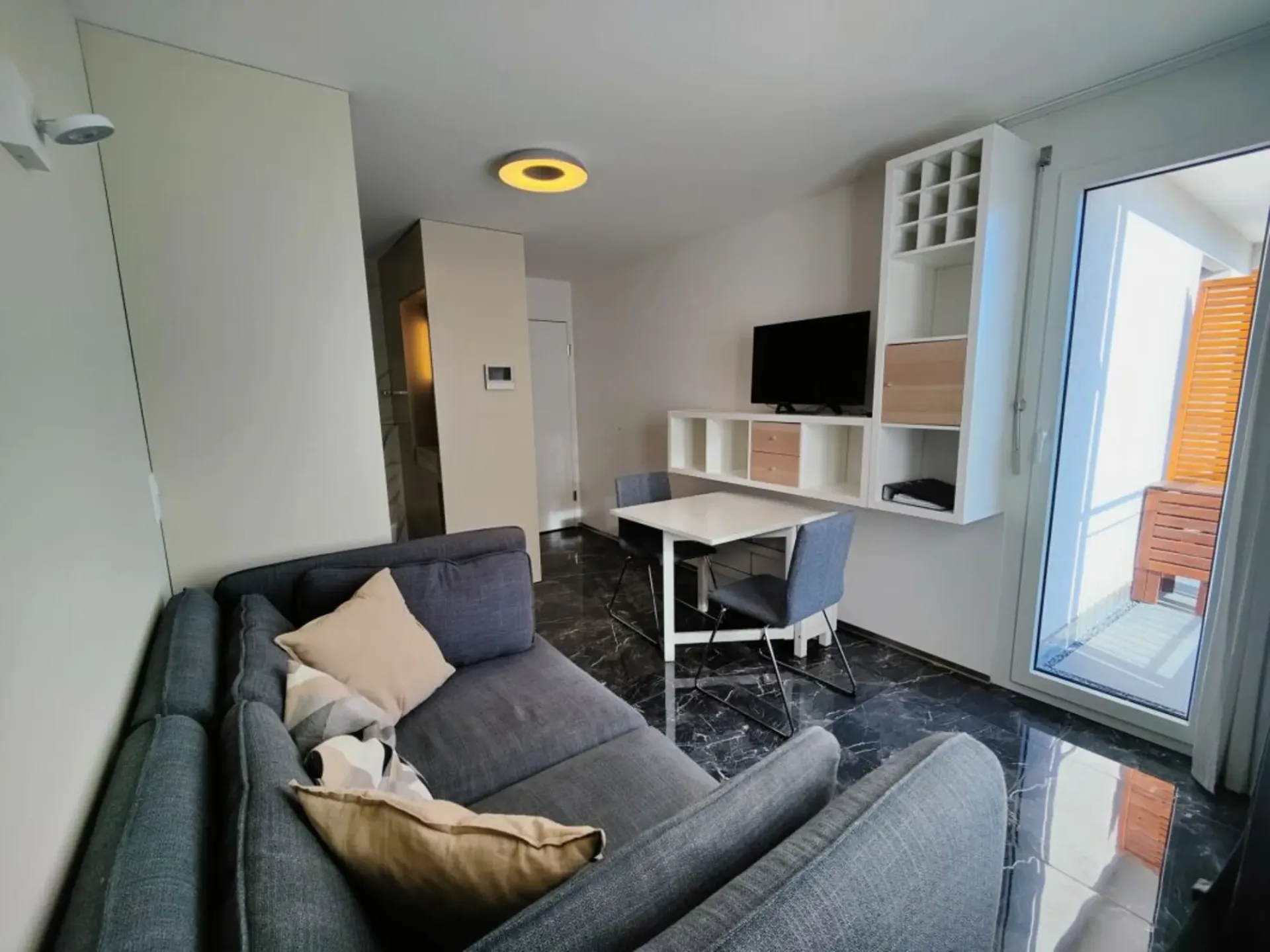 Exklusives Studio mit Balkon