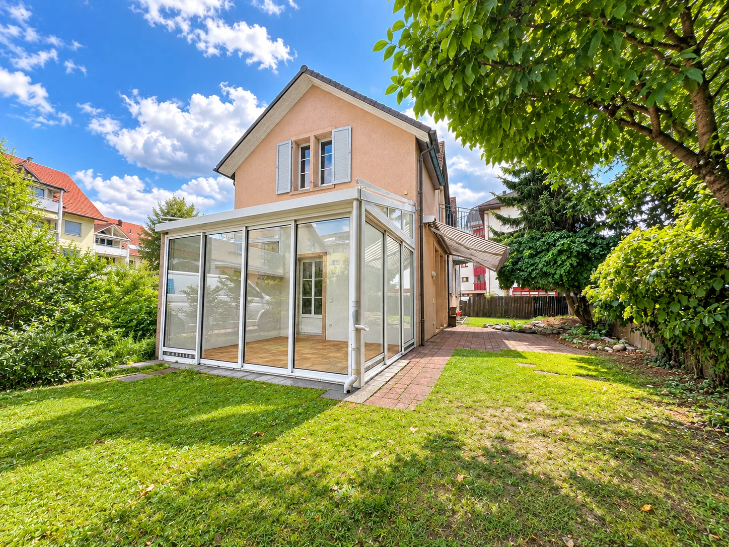 Casa unifamiliare modernizzata con charme