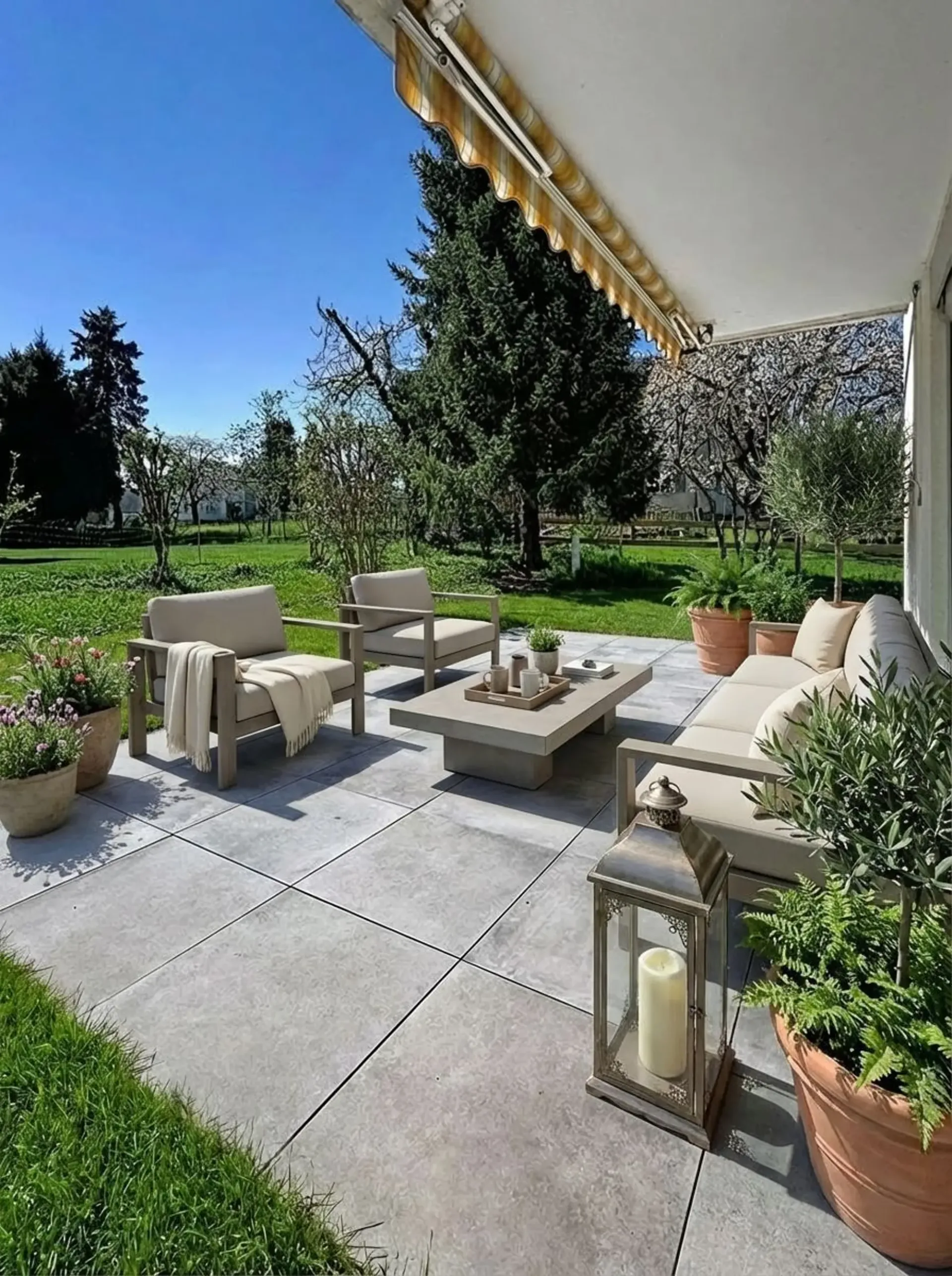 Très bel appartement rénové de 3.5 pces avec jardin