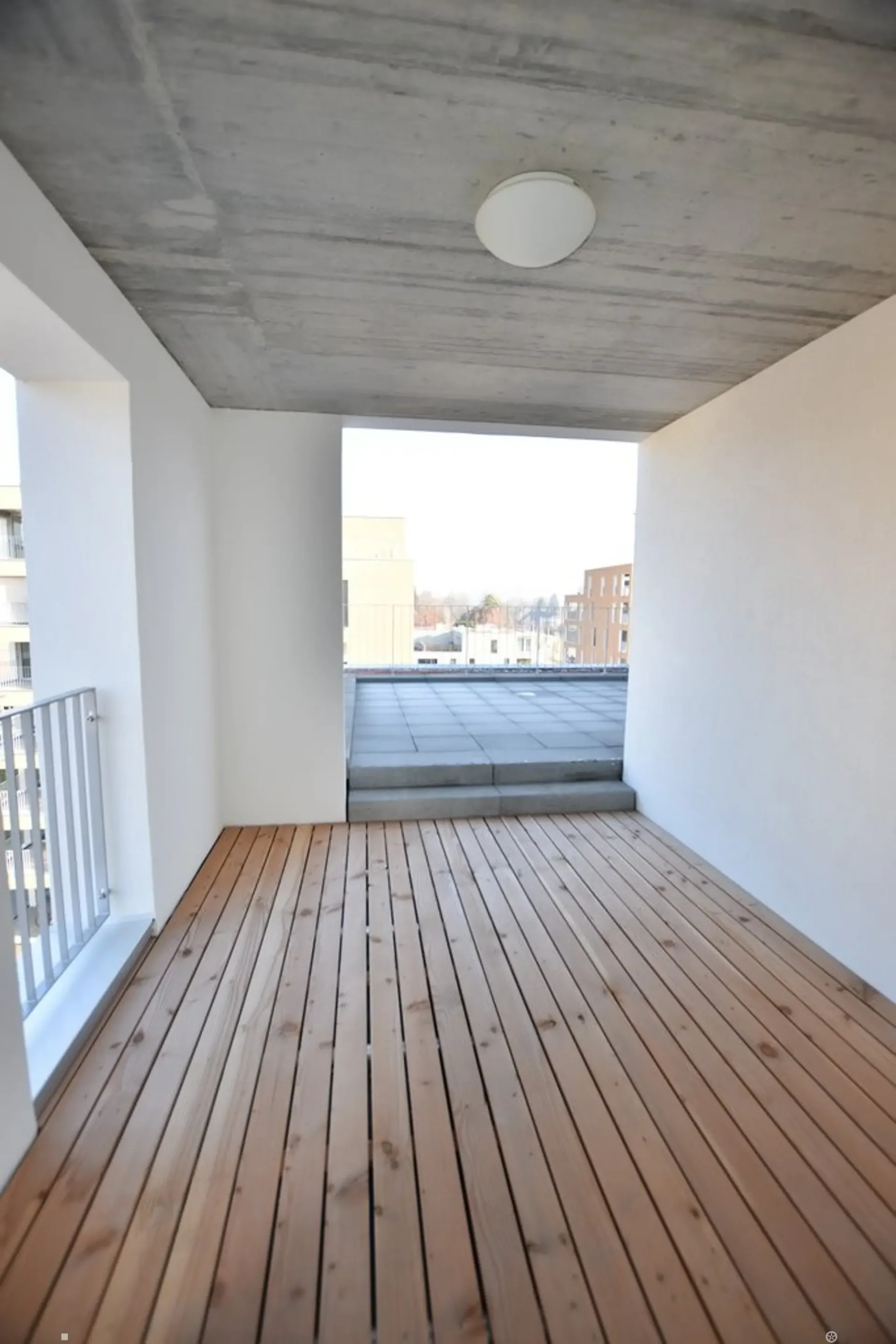 Moderne Attikawohnung mit 2 Terrassen zu vermieten