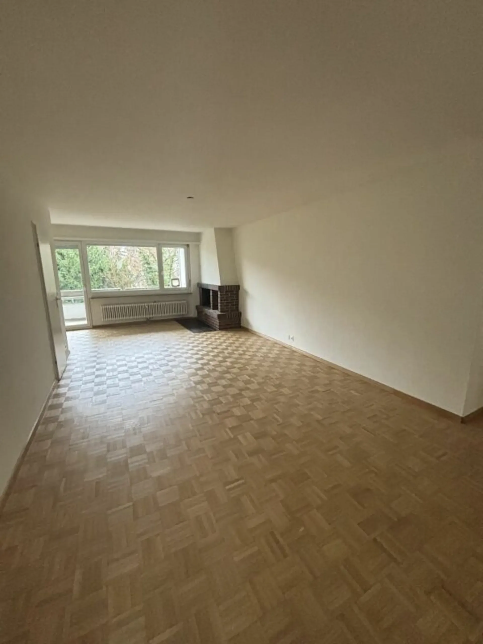 Grosszügige 4.5-Zimmerwohnung an ruhiger Lage