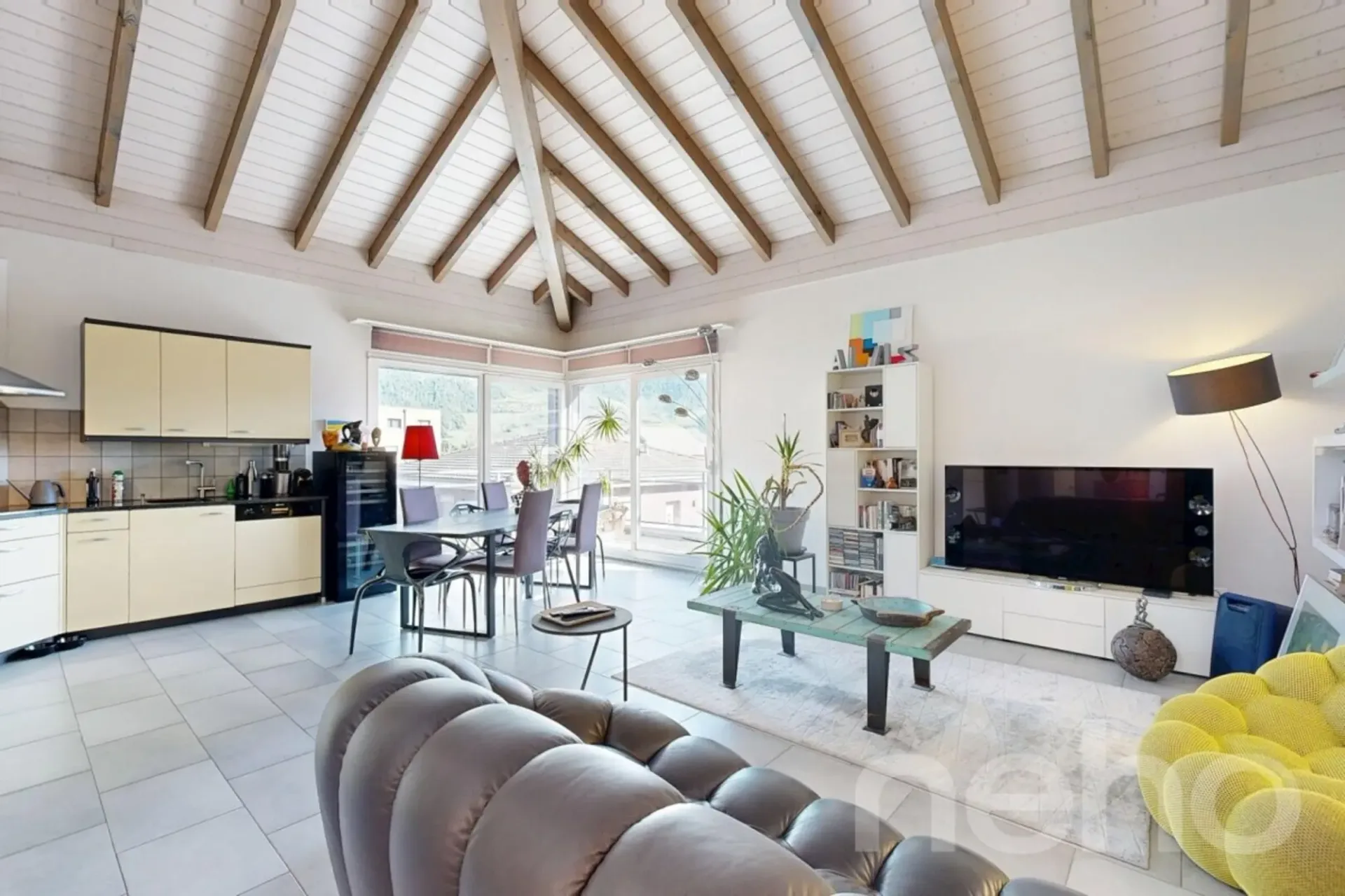 Exklusiv: geräumiges 4.5-Zimmer-Wohnung mit Terrasse und Galerie