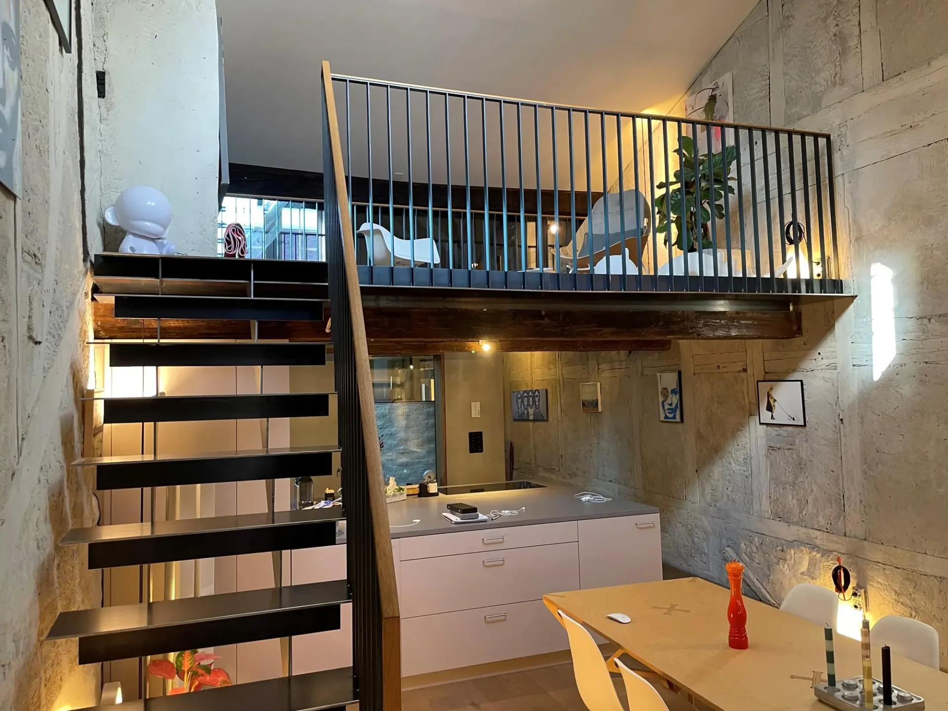 Elegant renovated apartment with lots of charm