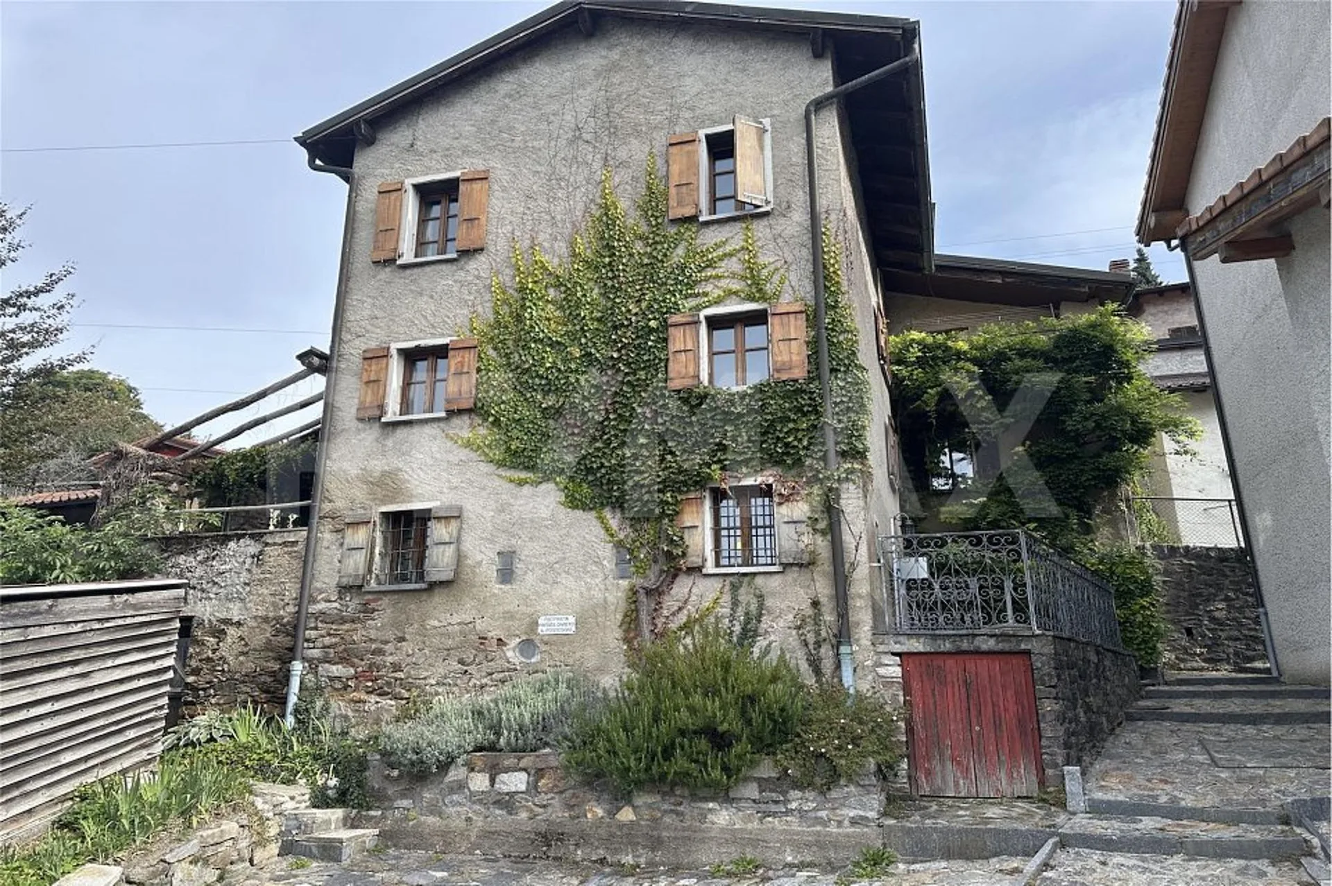 Grande casa di nucleo con vista aperta sulla Valcolla  Certara