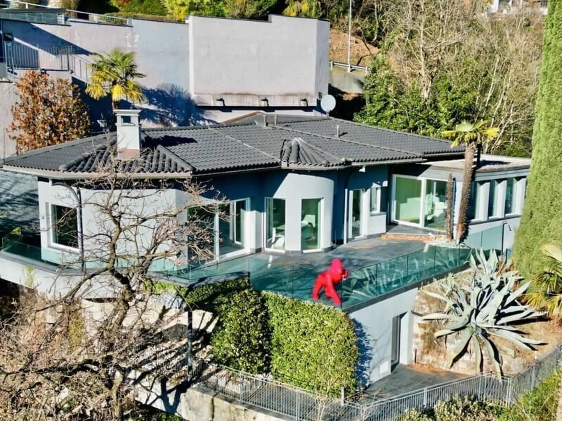 Esclusiva villa di lusso con piscina coperta e vista lago