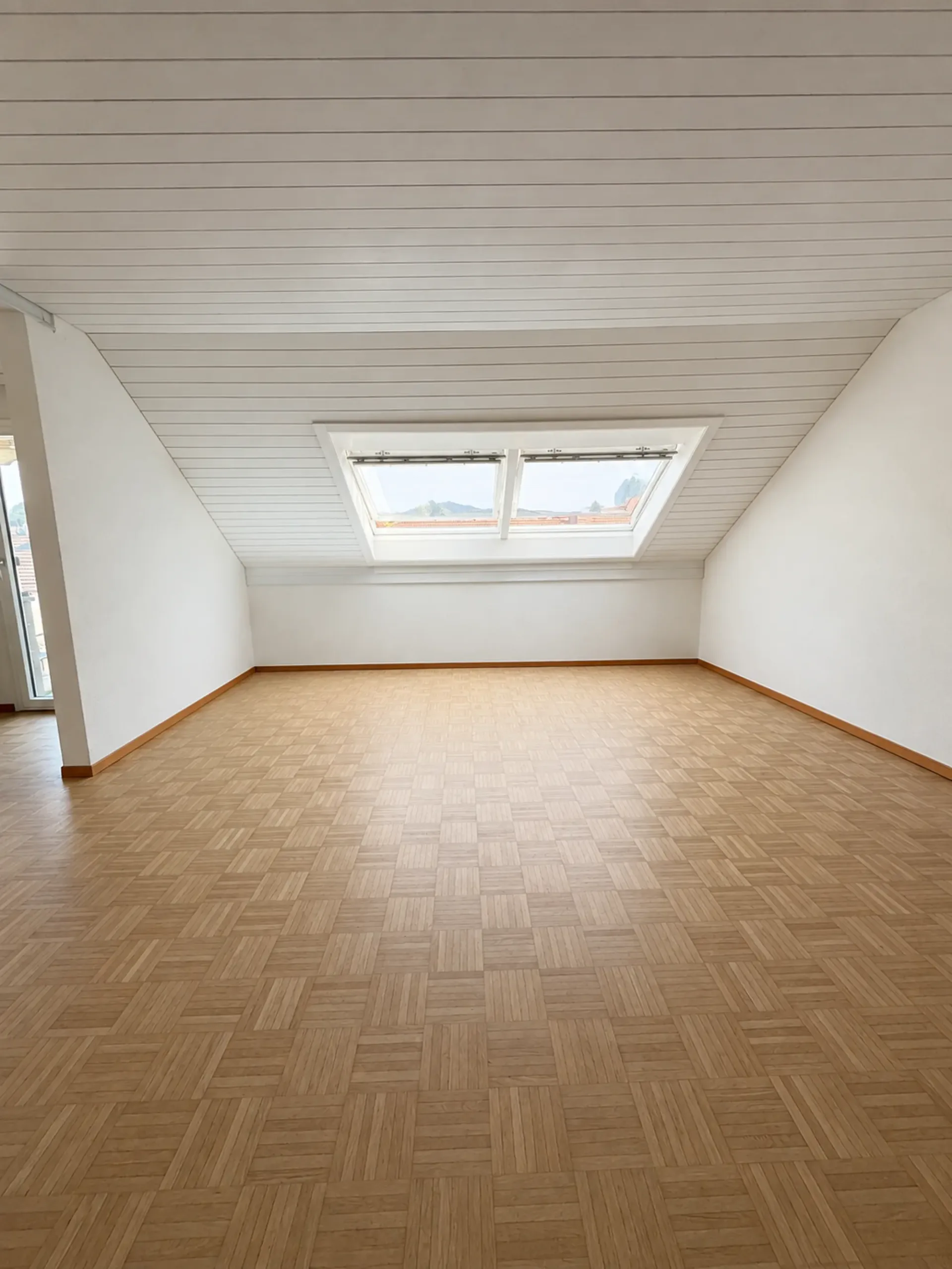 Grossszügige, helle Wohnung in gepflegter Überbauung