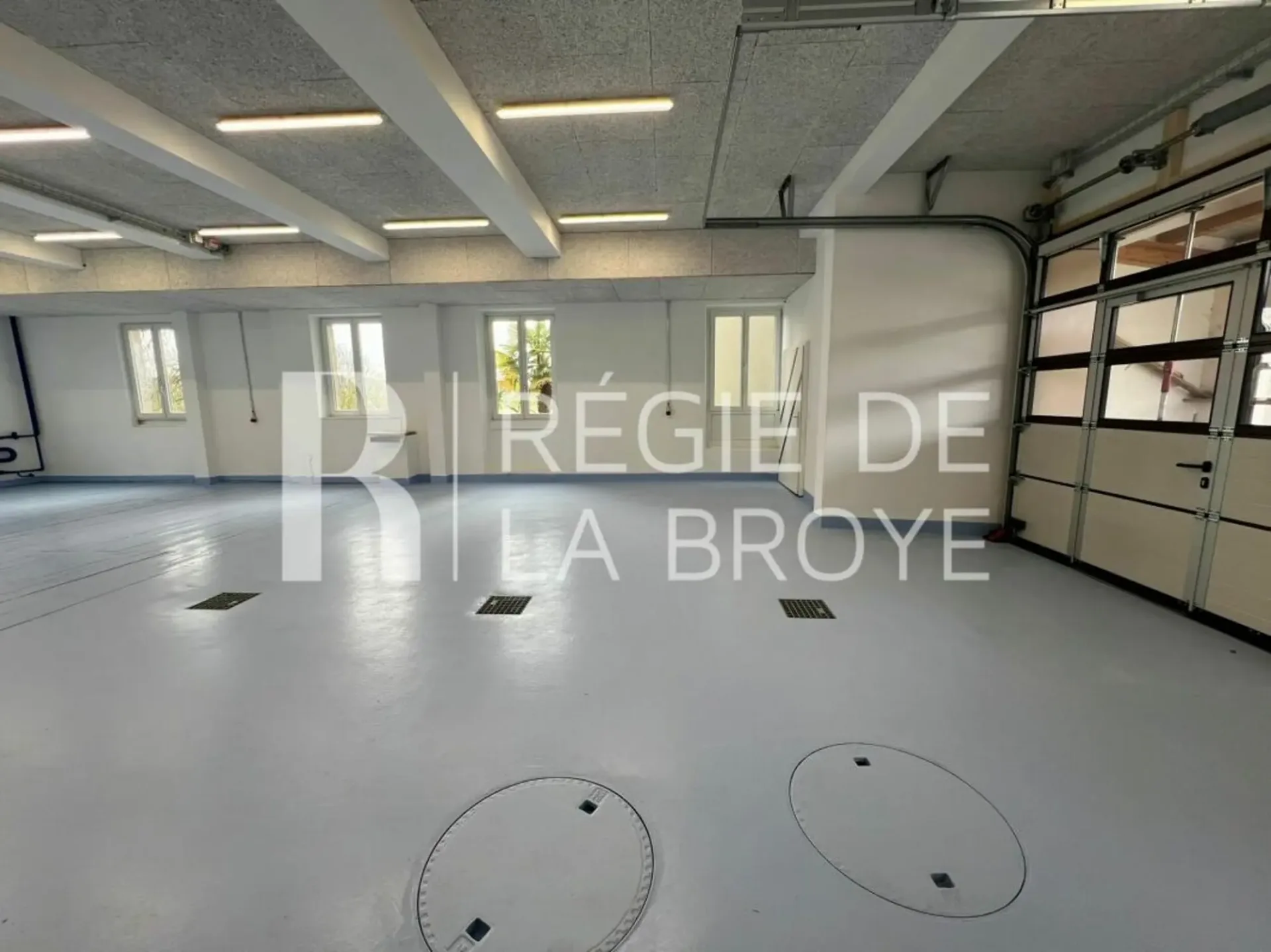 Local - dépôt d'env. 140 m² à Bussy