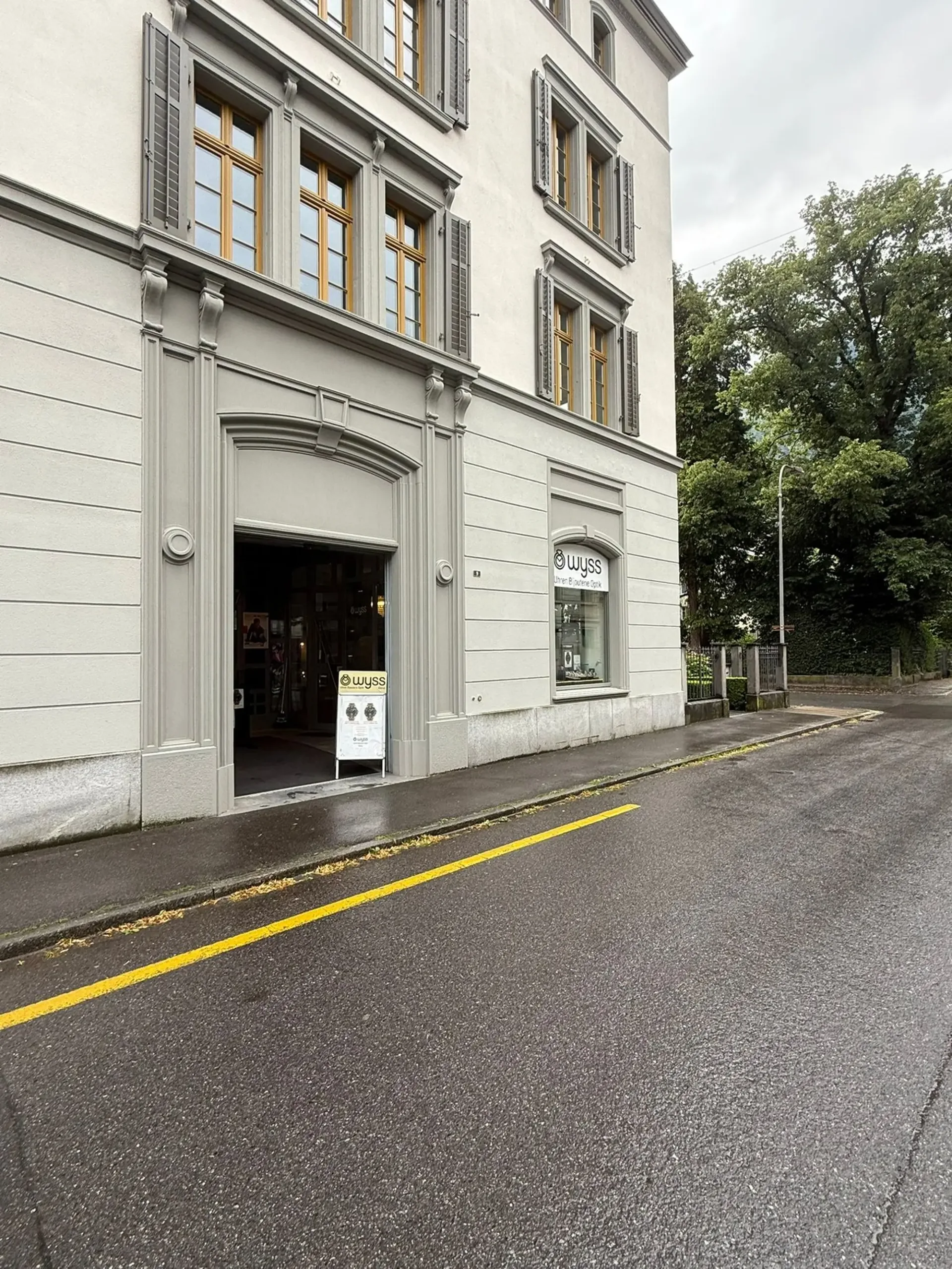 Top-Lage in der Glarner Innenstadt – Ladenfläche mit Charakter am Rathausplatz