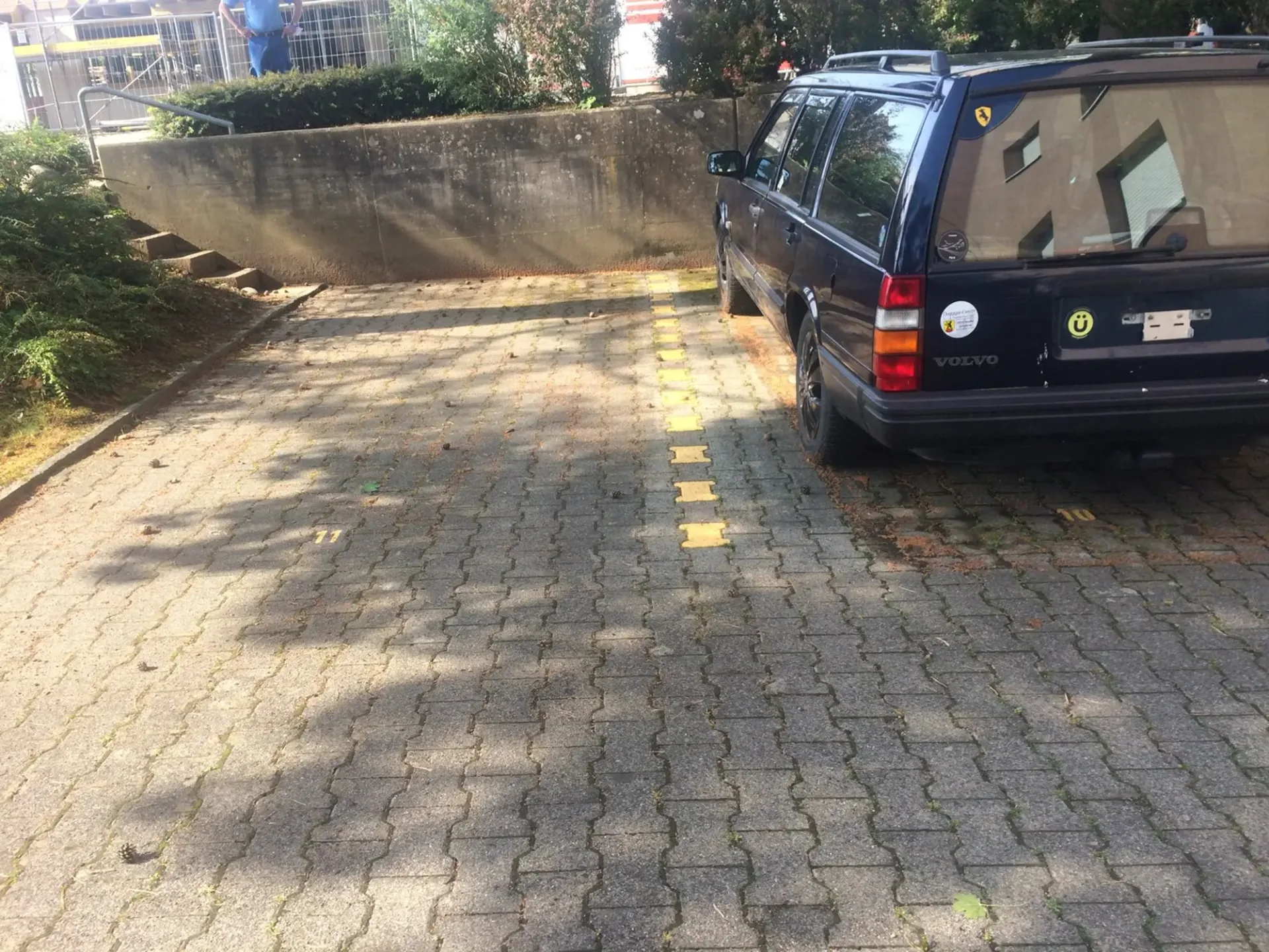 Aussen-Parkplatz zu vermieten