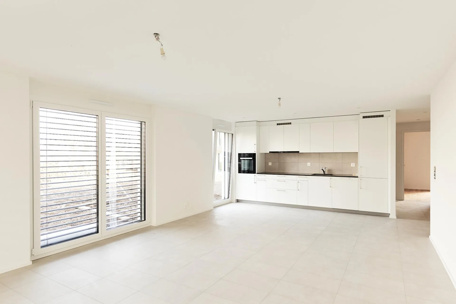 Modernes Apartment mit Terrasse und Garten