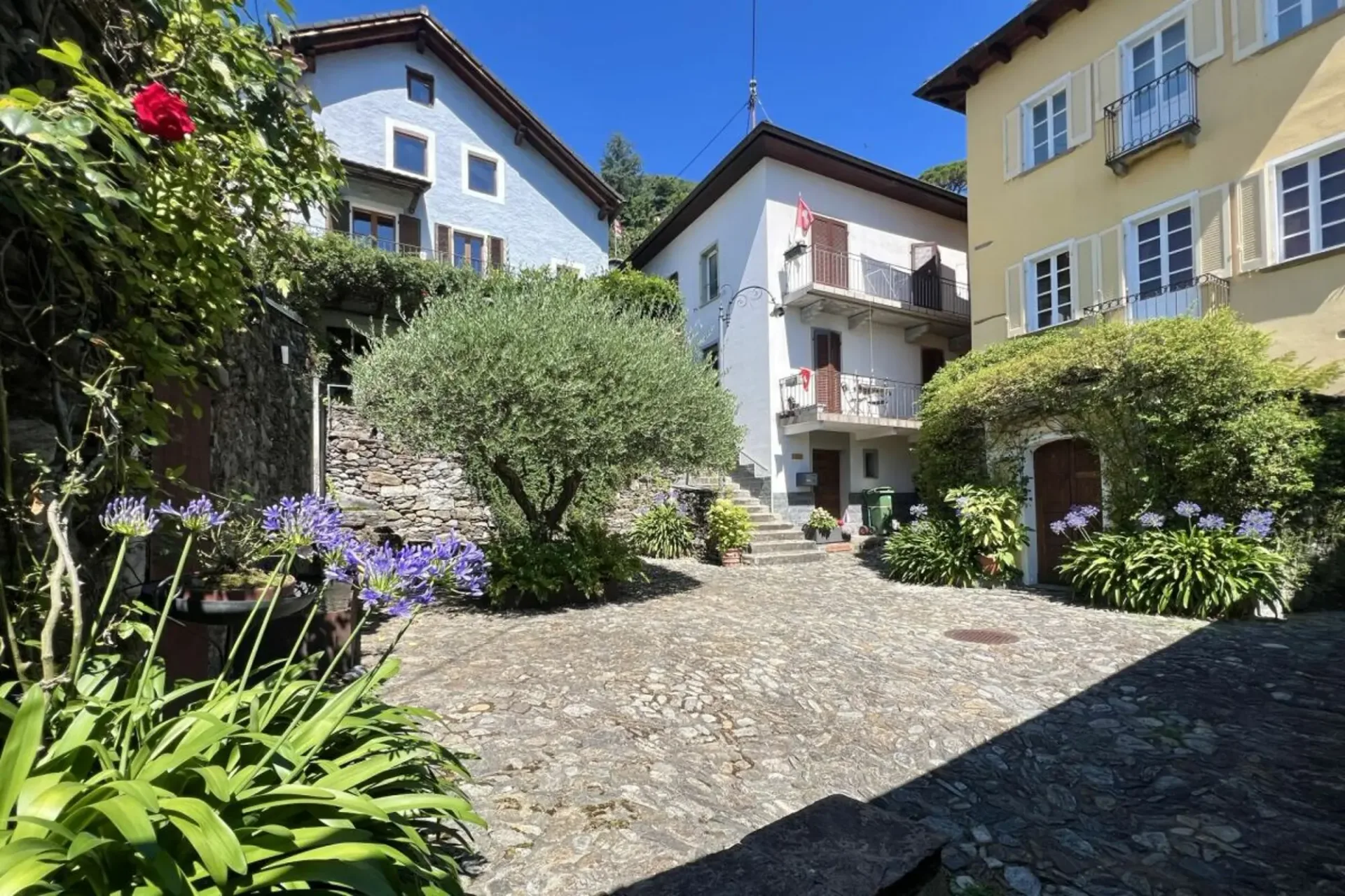 Charmantes Dorfhaus in schöner Ruhelage Casa Blu - «Das unvollendete Bijou»
