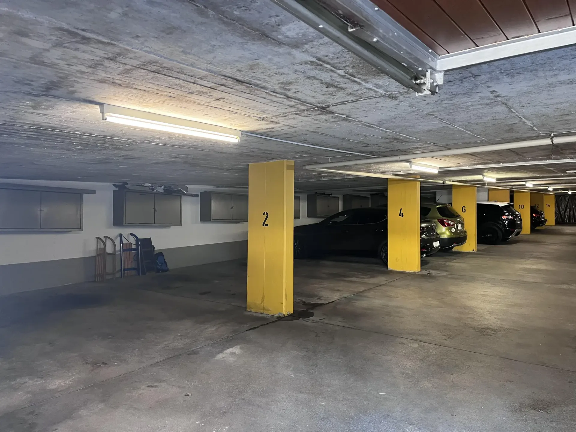 Einstellplatz in Adliswil zu vermieten