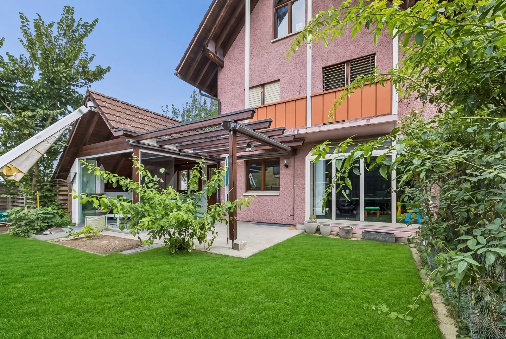 A Paradise for Children - 238 m² Family Happiness with Private Garden