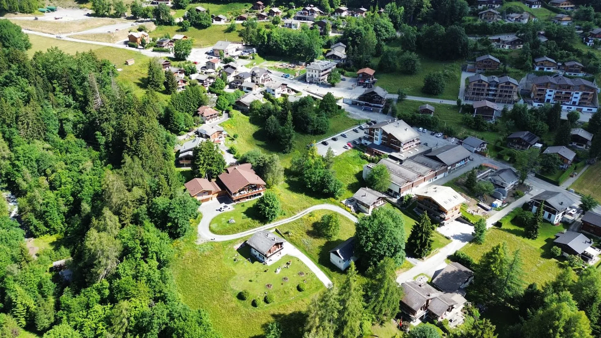 Schönes Gebäude in Ovronnaz