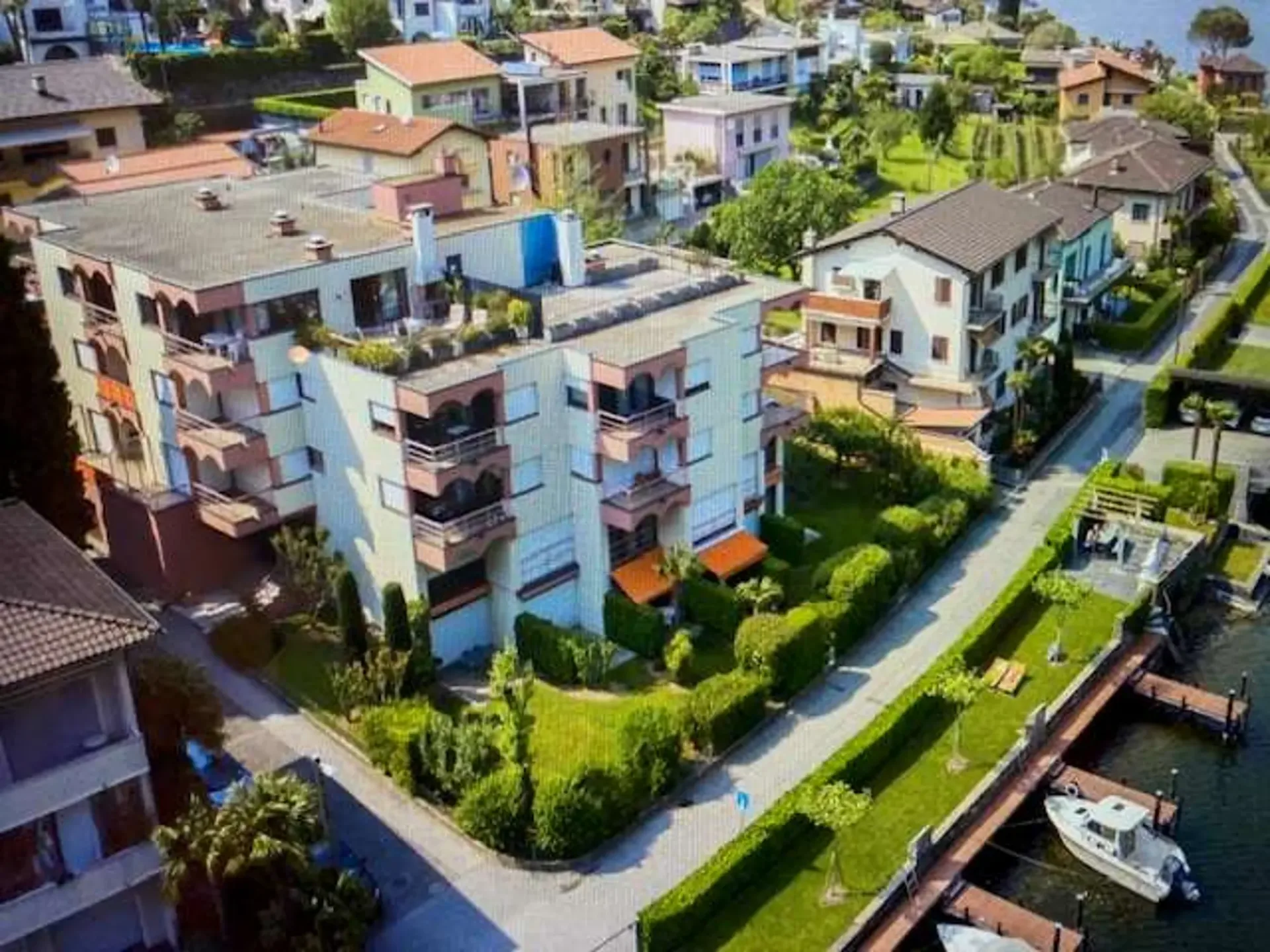 RIVA SAN VITALE: SCHÖNES 2.5 ZIMMER WOHNUNG MIT SEEBLICK