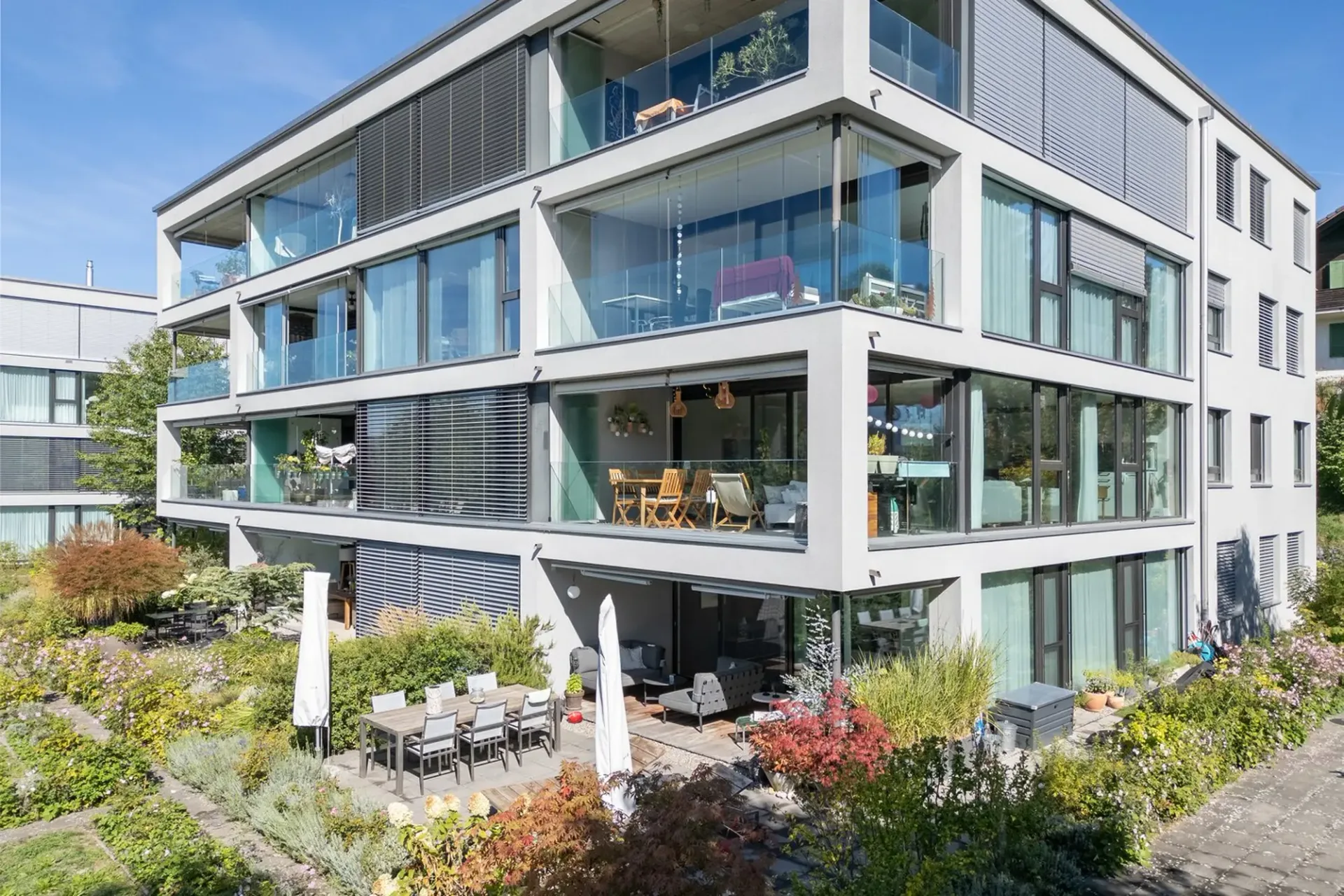 Moderne 4.5-Zimmer-Wohnung im Rosenpark Rüfenacht