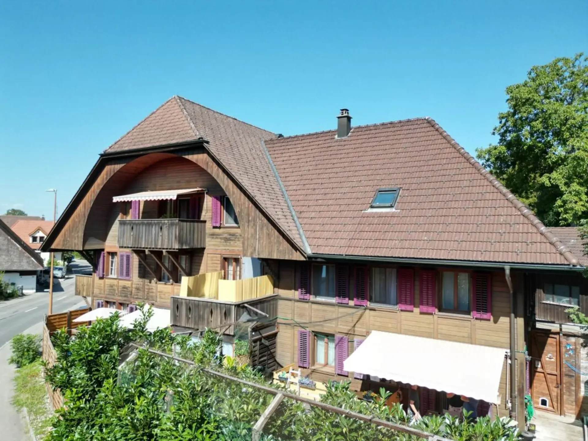 Wohnen & Arbeiten vereint - charmantes Stöckli mit Gewerbe und Ausbaupotenzial