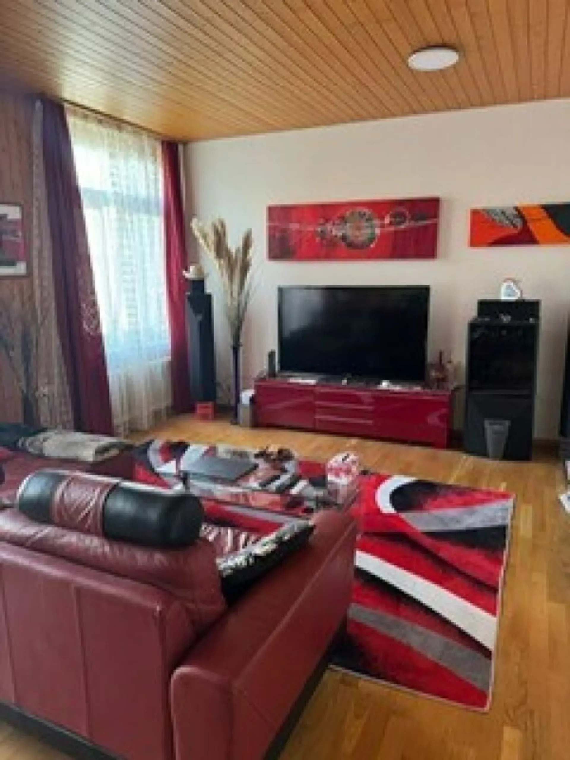 Appartamento di 3,5 locali in un edificio vecchio, 2° piano