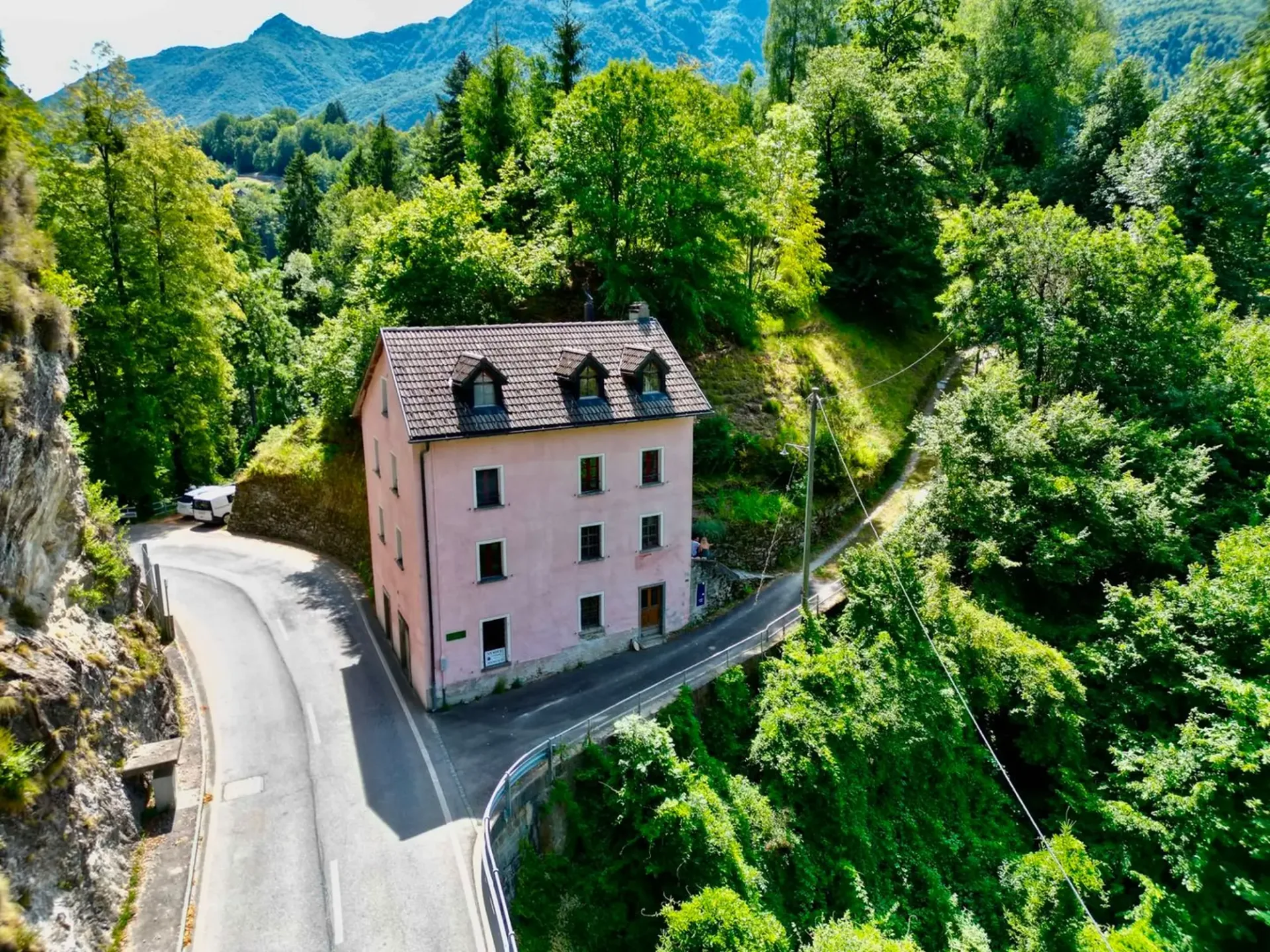 5-Zimmer-Tessinerhaus am Fluss — Centovalli