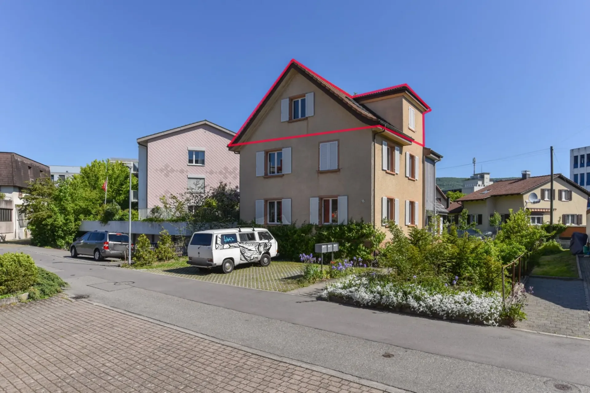 Charmante DG-Wohnung im ruhigen und zentralen Telli-Quartier