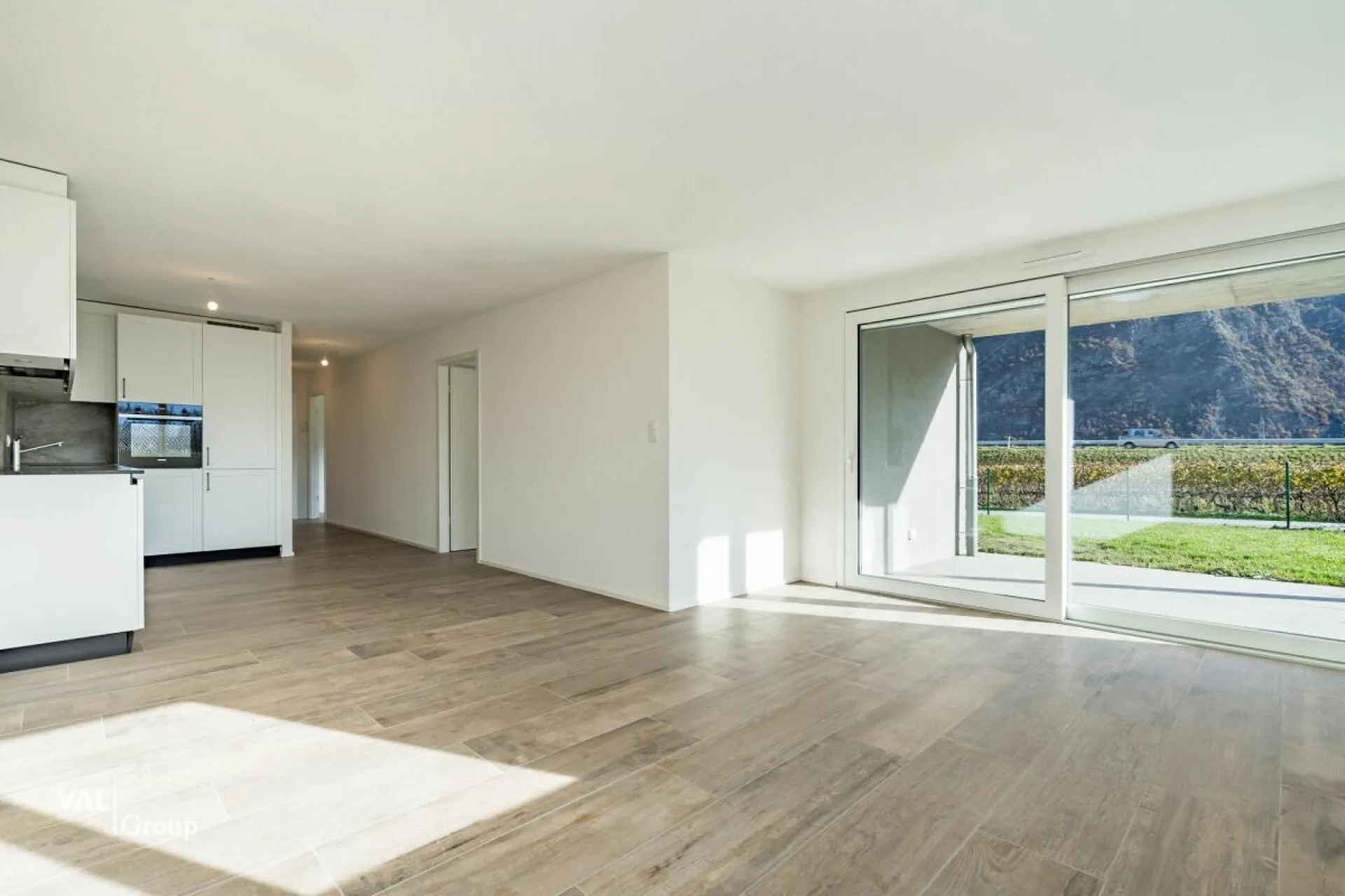 Élégant 3.5 pièces neuf, alliant confort et luminosité avec terrasse et jardin privatif