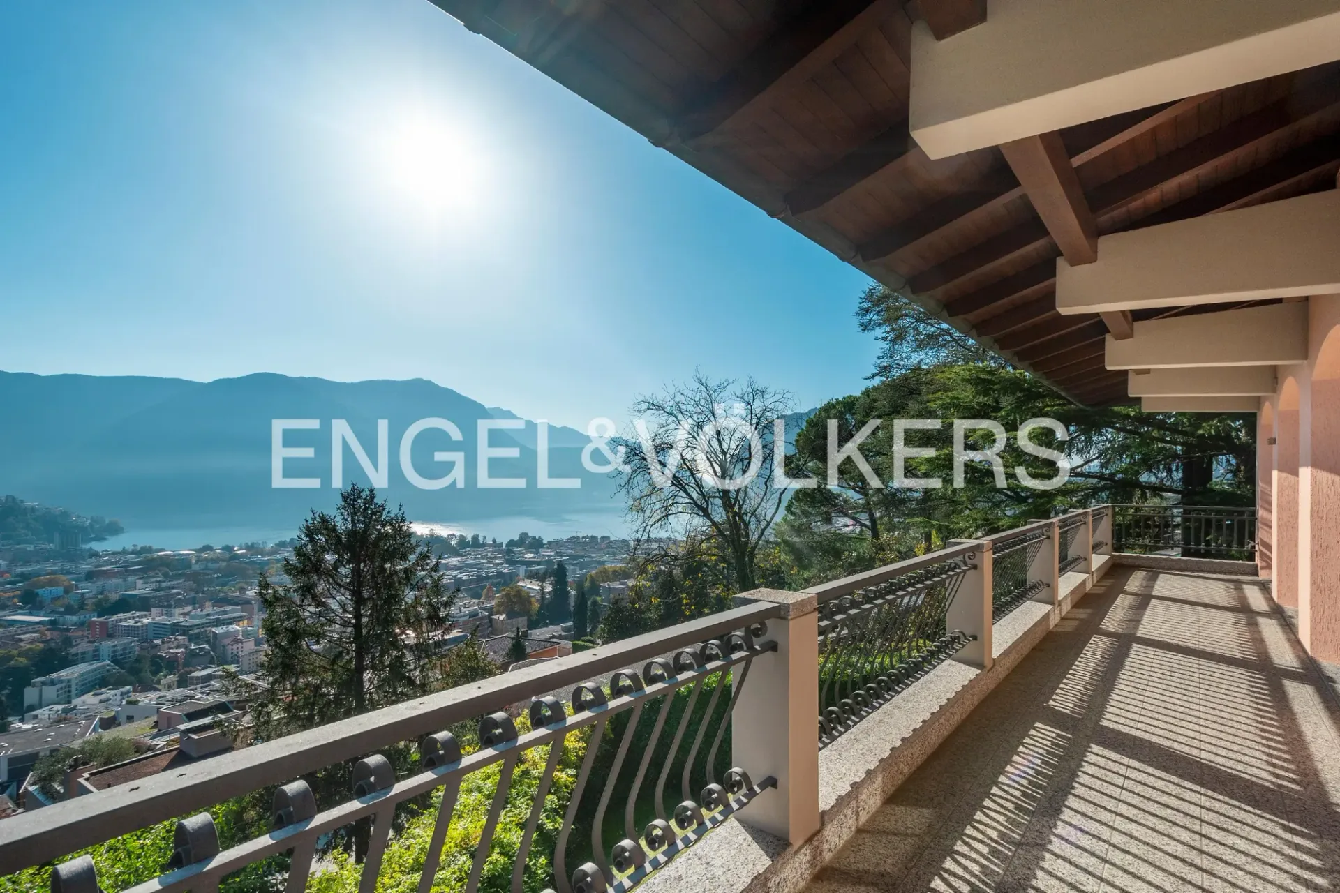 Prestigevolle Villa mit atemberaubender Aussicht