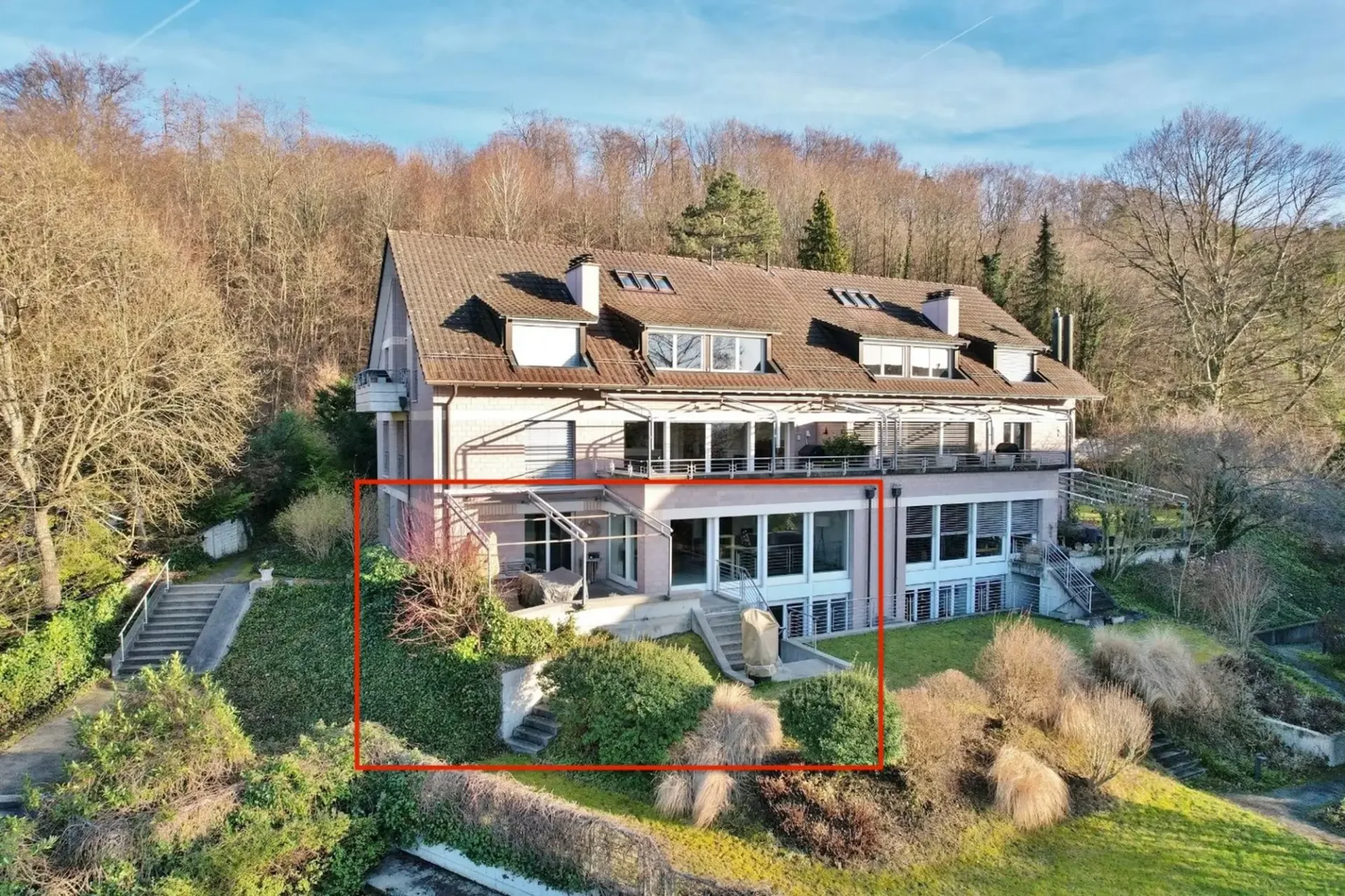 Exklusive 6.5-Zimmer-Wohnung auf zwei Ebenen mit Weitblick in Riehen