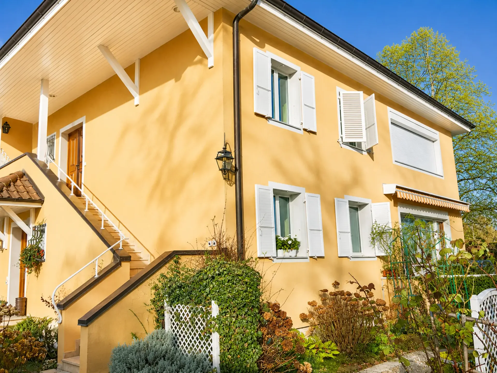 Schönes 3-Zimmer-Apartment mit separatem Eingang in einer Villa