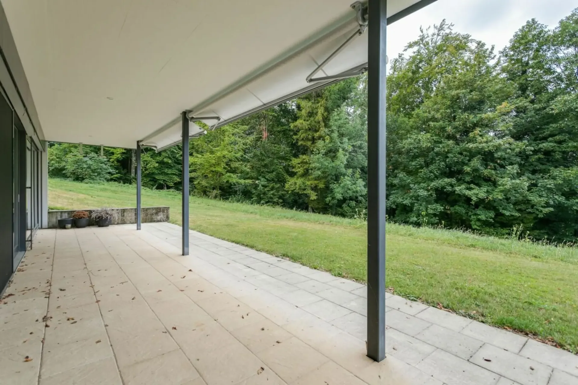 Charmante 3.5-Zimmer-Gartenwohnung mit viel Privatsphäre in der Stadt Zug