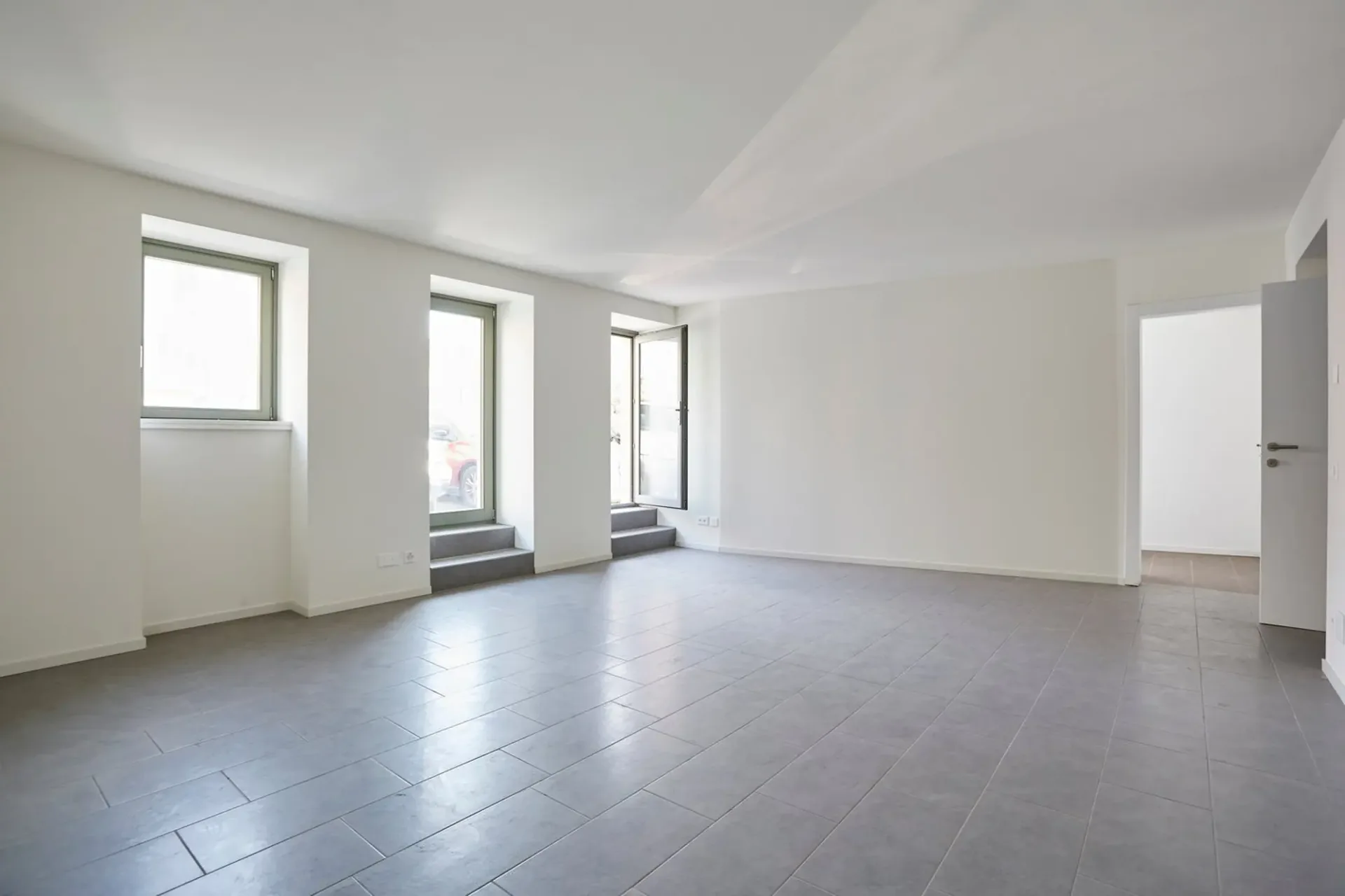 Moderne Gewerbeflächen in einem historischen Haus in Stabio