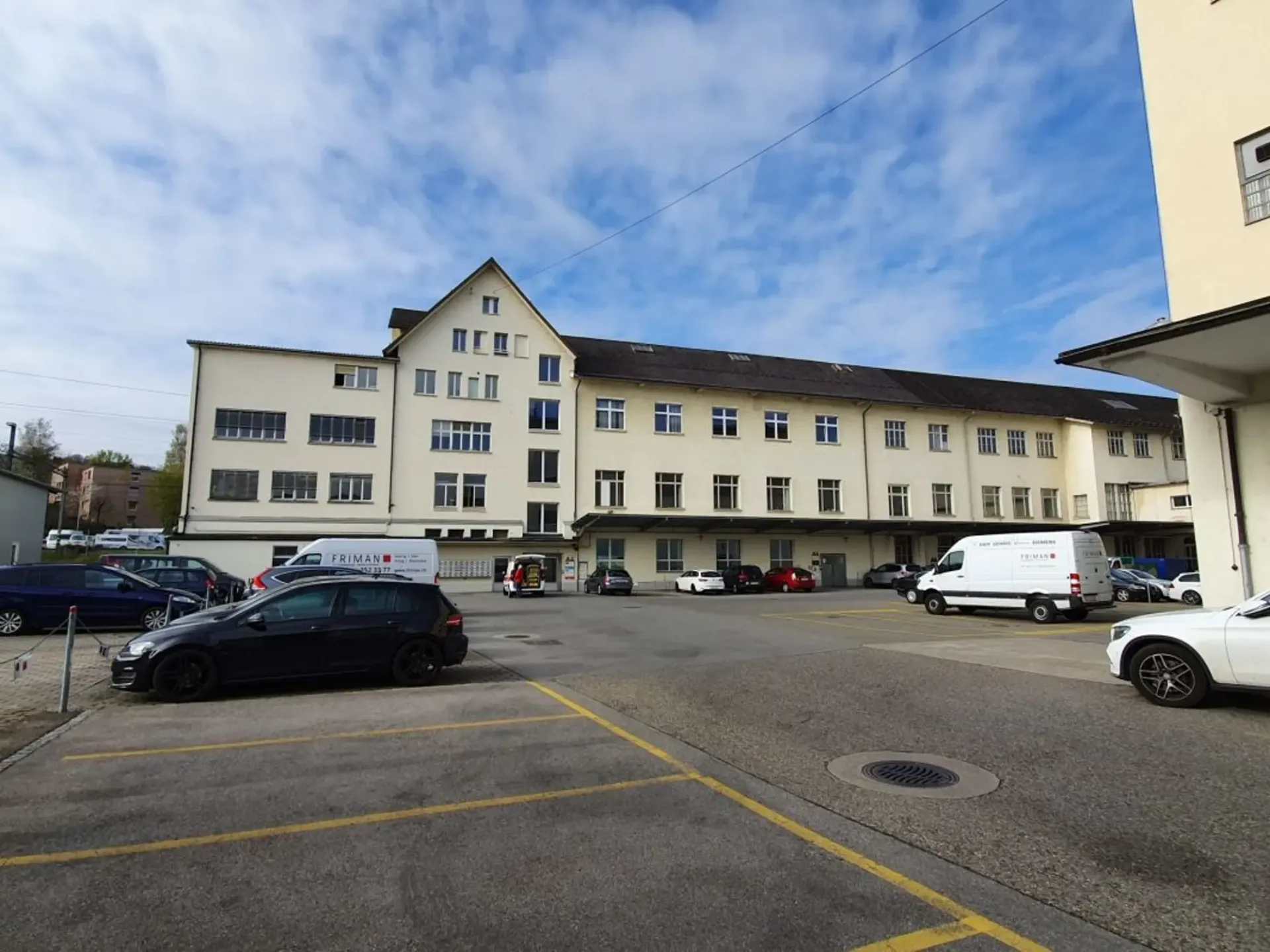 Espaces commerciaux flexibles de 50 m2 à 900 m2