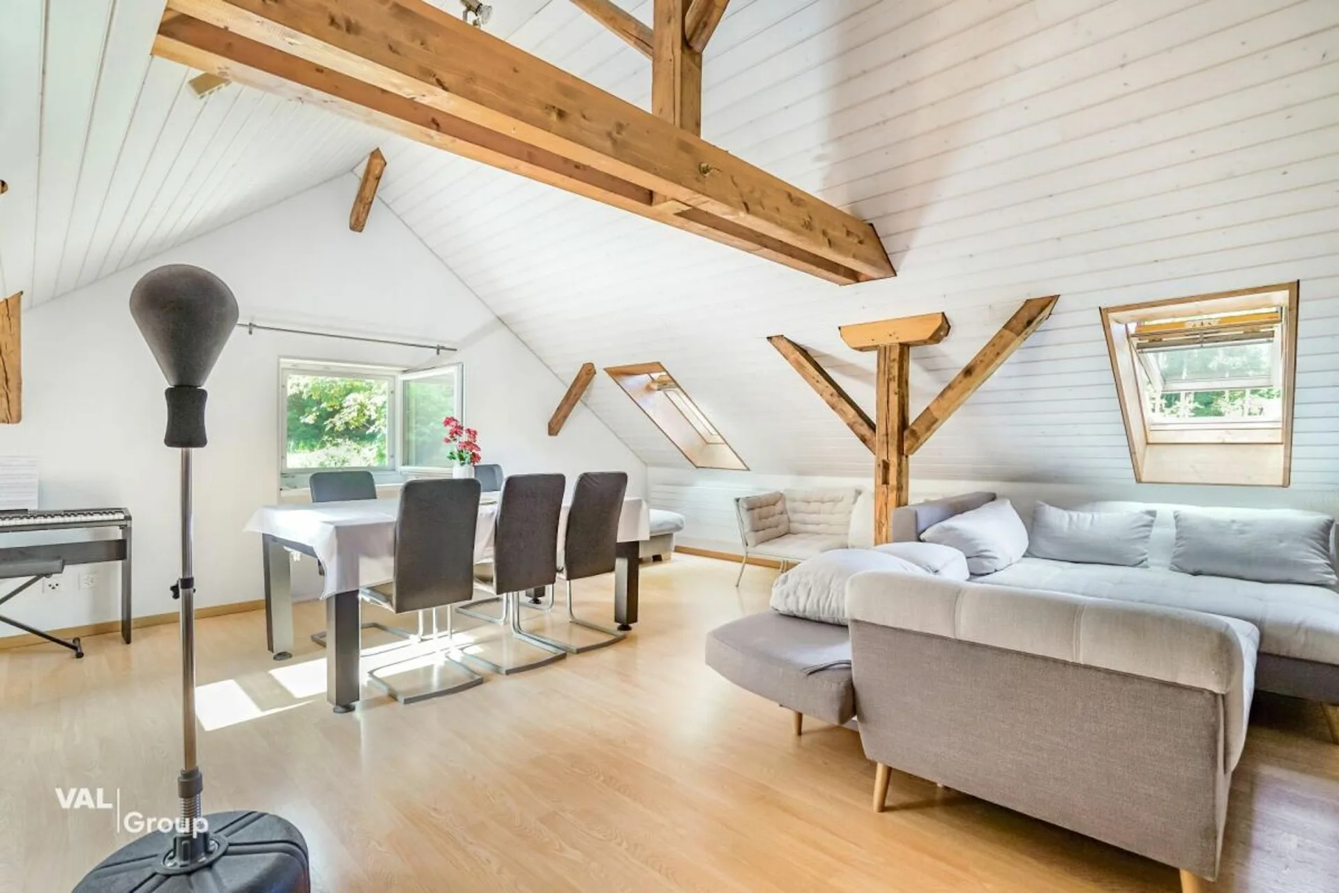 Charmante 2,5 Zi. Dachwohnung